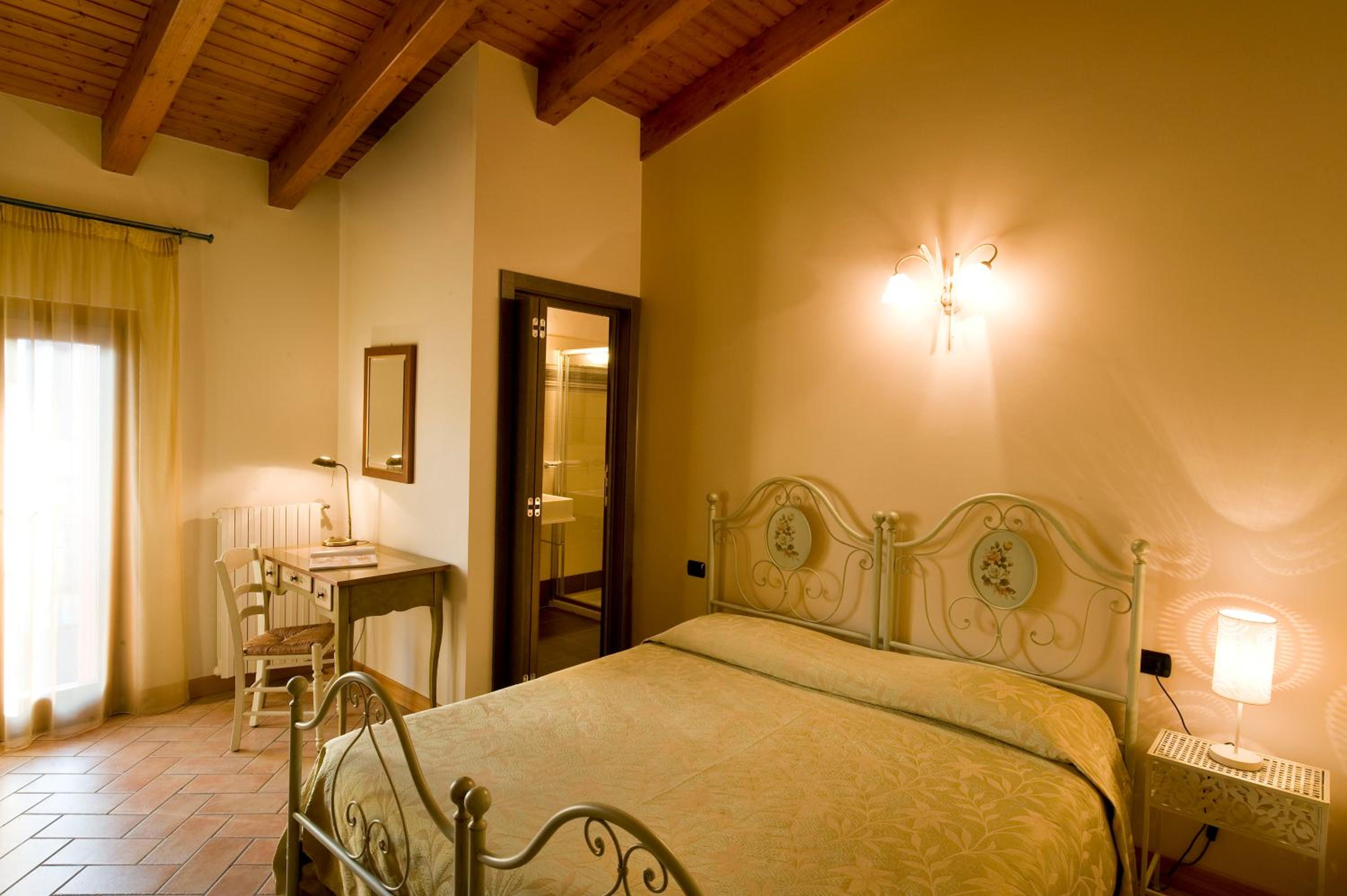 Double Room - Photo 6