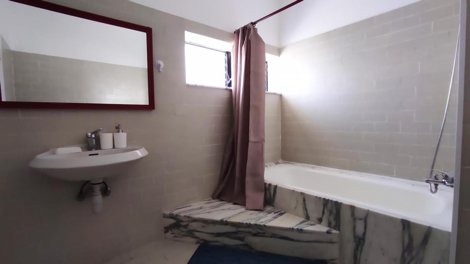 Triple Room with Private External Bathroom - Photo 3