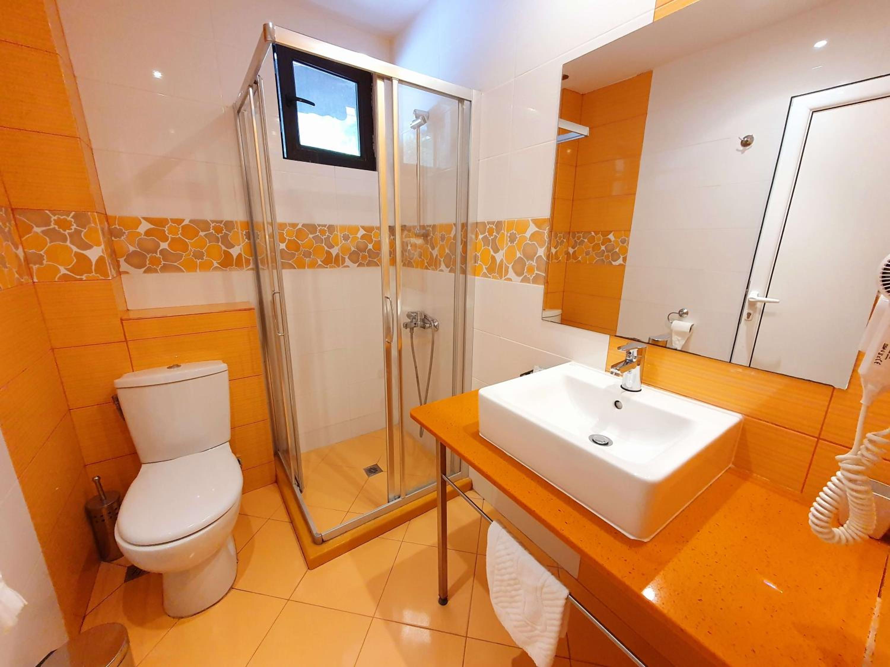 Twin Room with Balcony photo 2