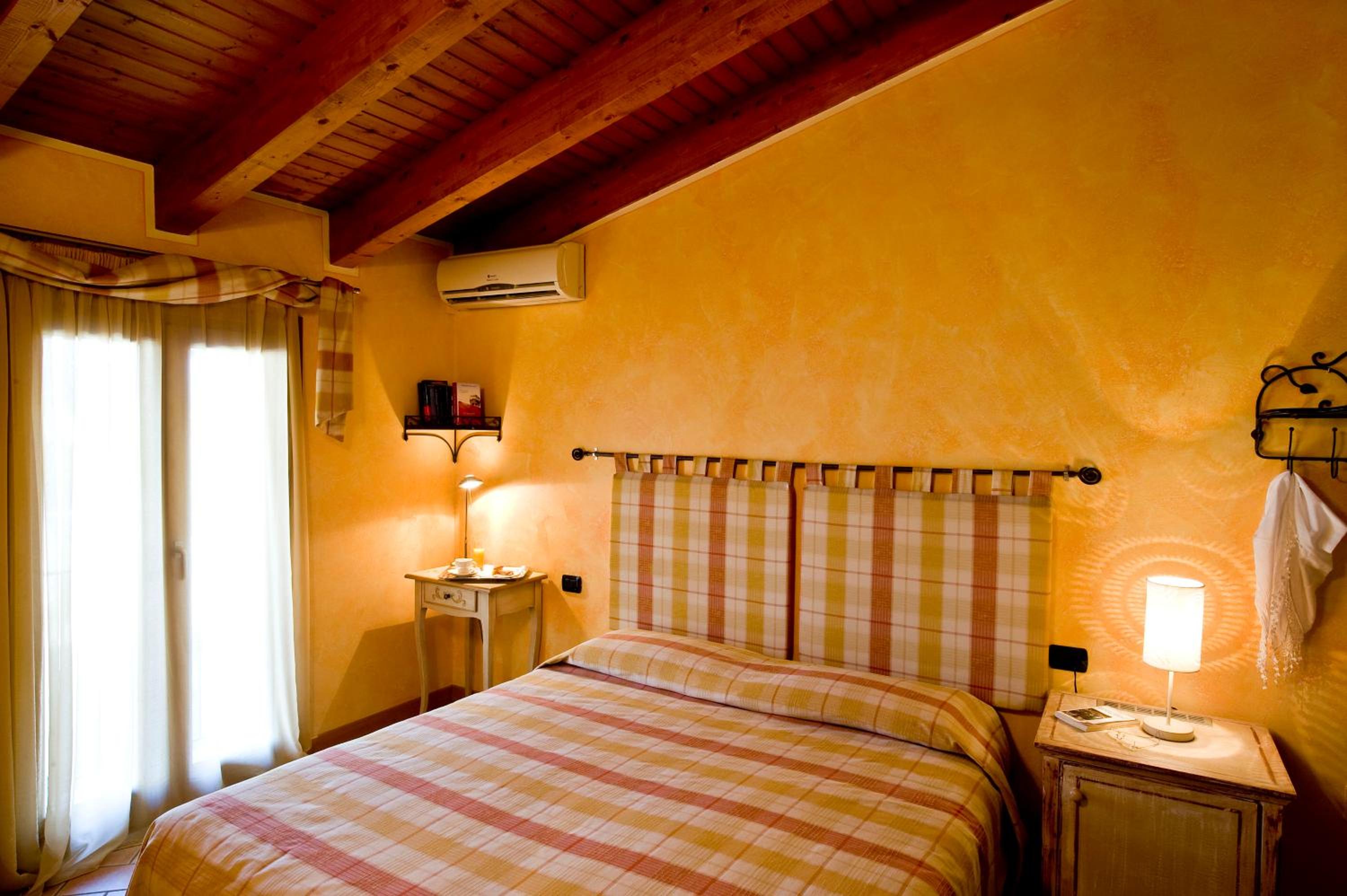 Double Room - Photo 5