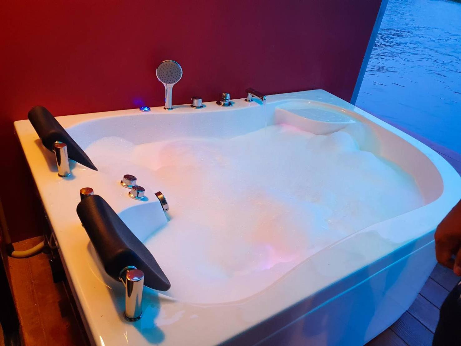 King Room with Spa Bath - Photo 18