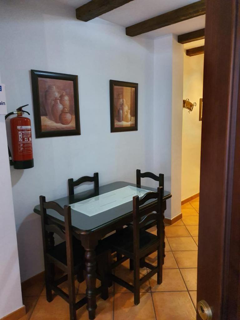 One-Bedroom Apartment - Photo 2