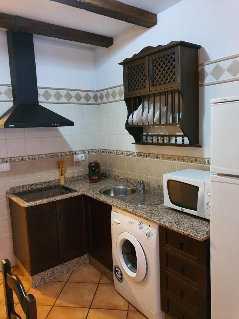 One-Bedroom Apartment - Photo 4