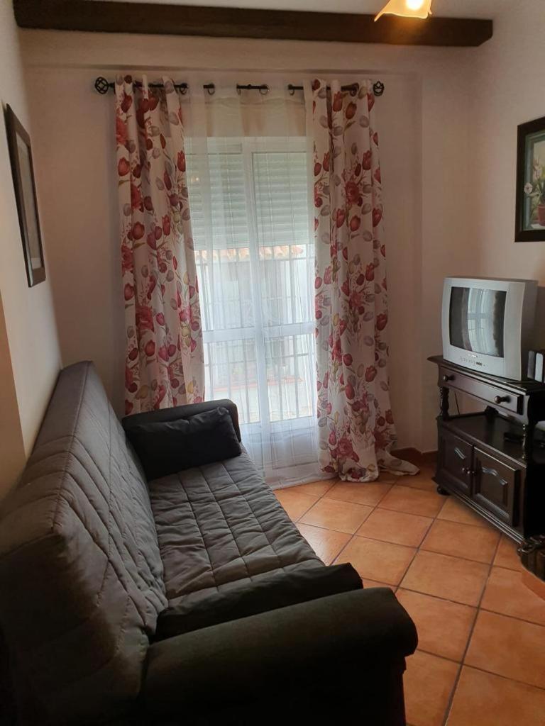 One-Bedroom Apartment - Photo 8
