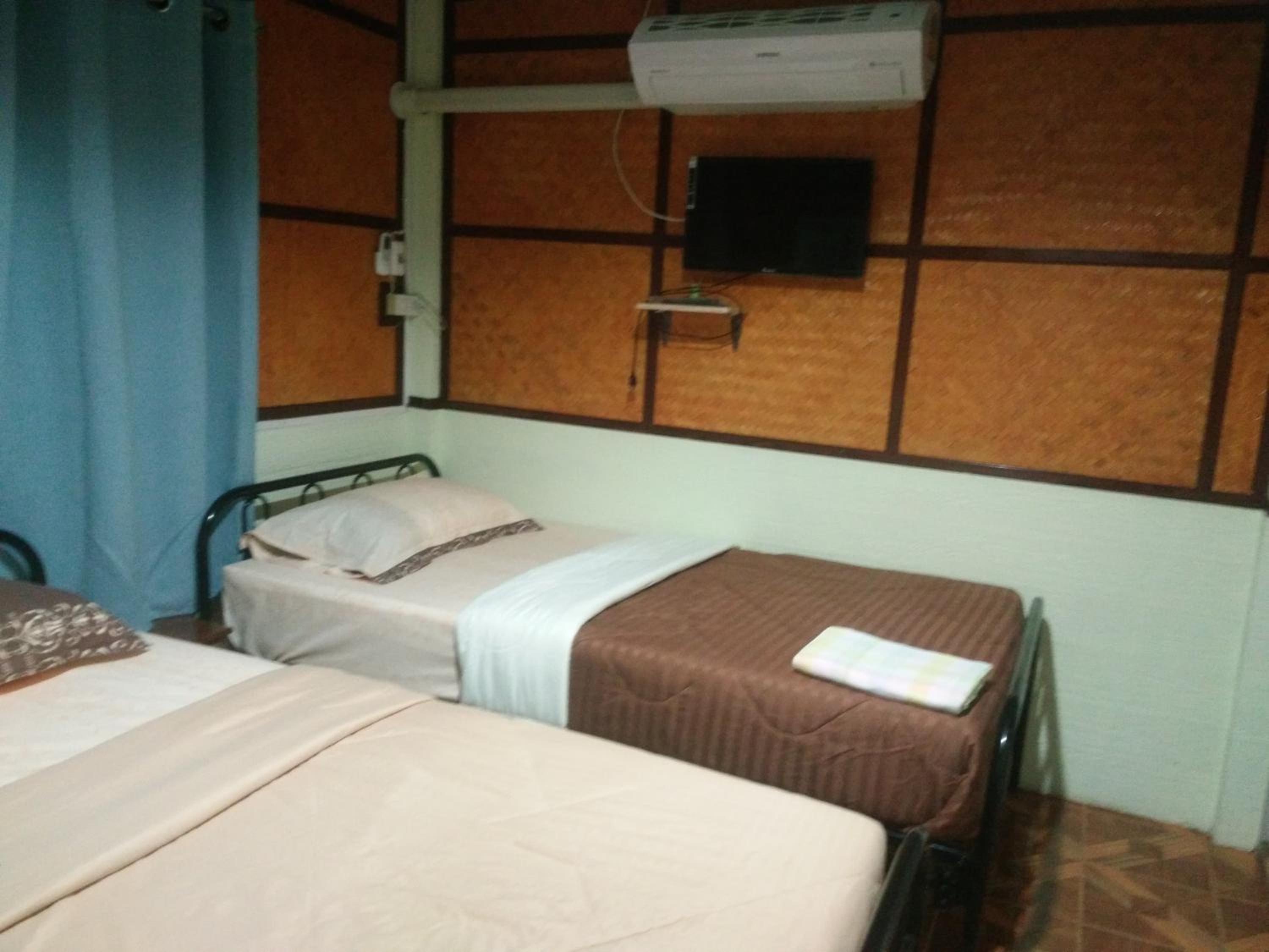 Twin Room with Garden View - Photo 6