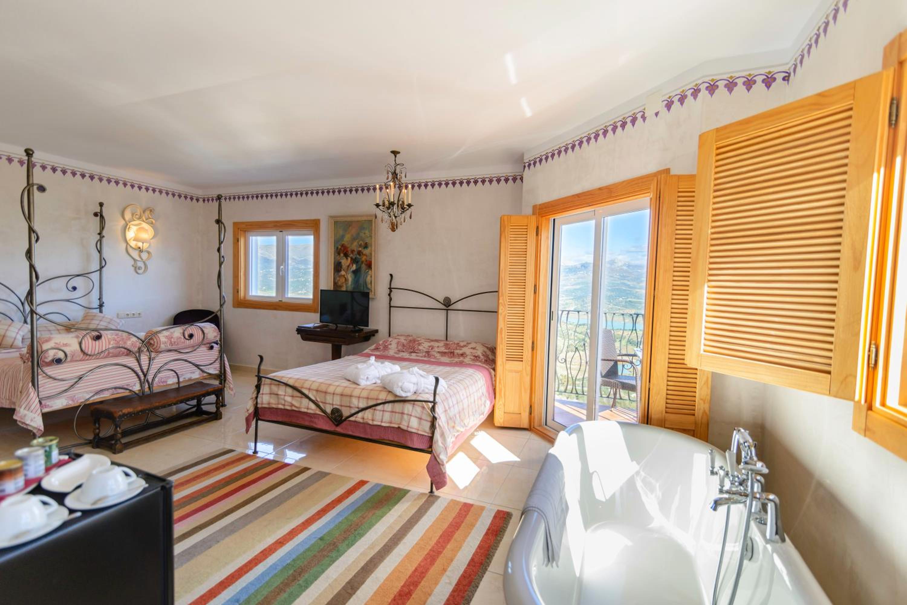 Deluxe Double Room With Two Double Beds photo 3