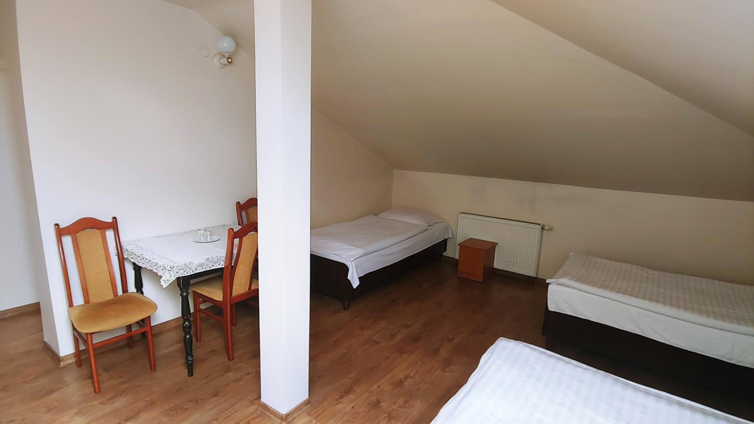 Economy Triple Room photo 1