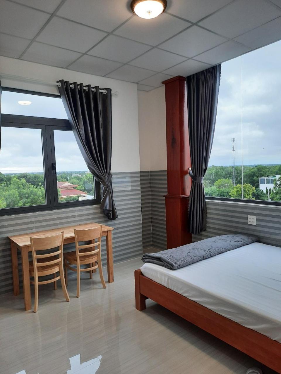 Deluxe Queen Room with Two Queen Beds photo 2