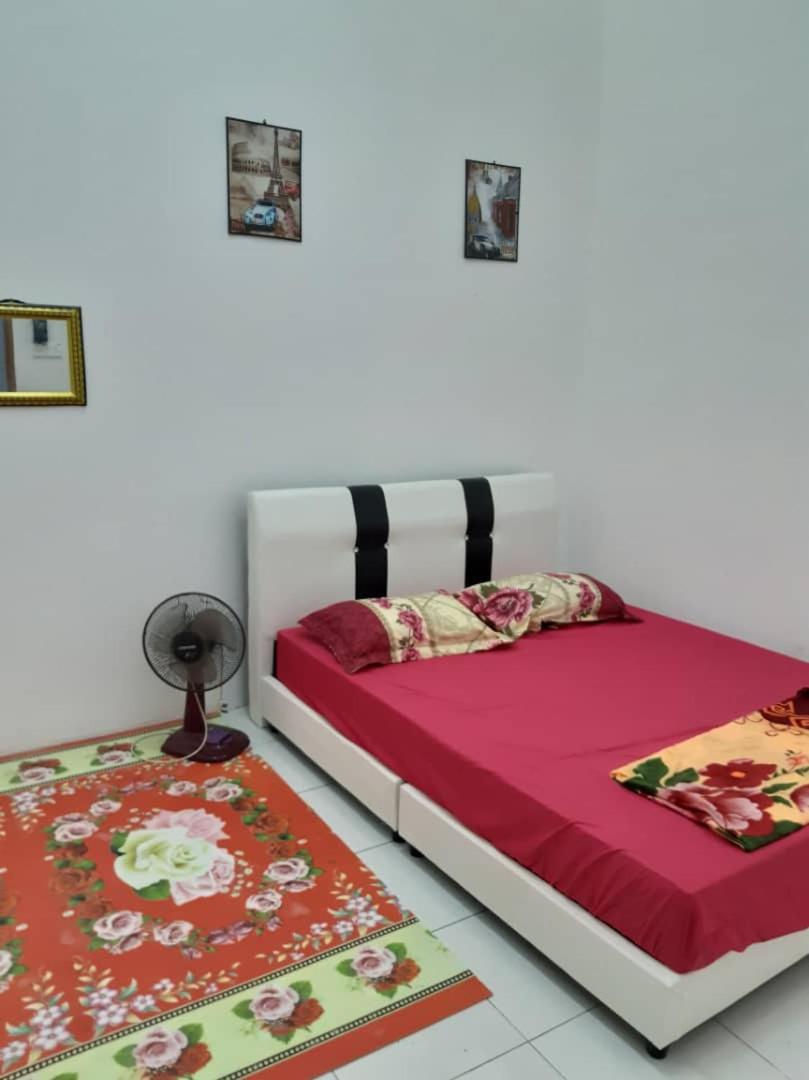 Two-Bedroom House photo 2