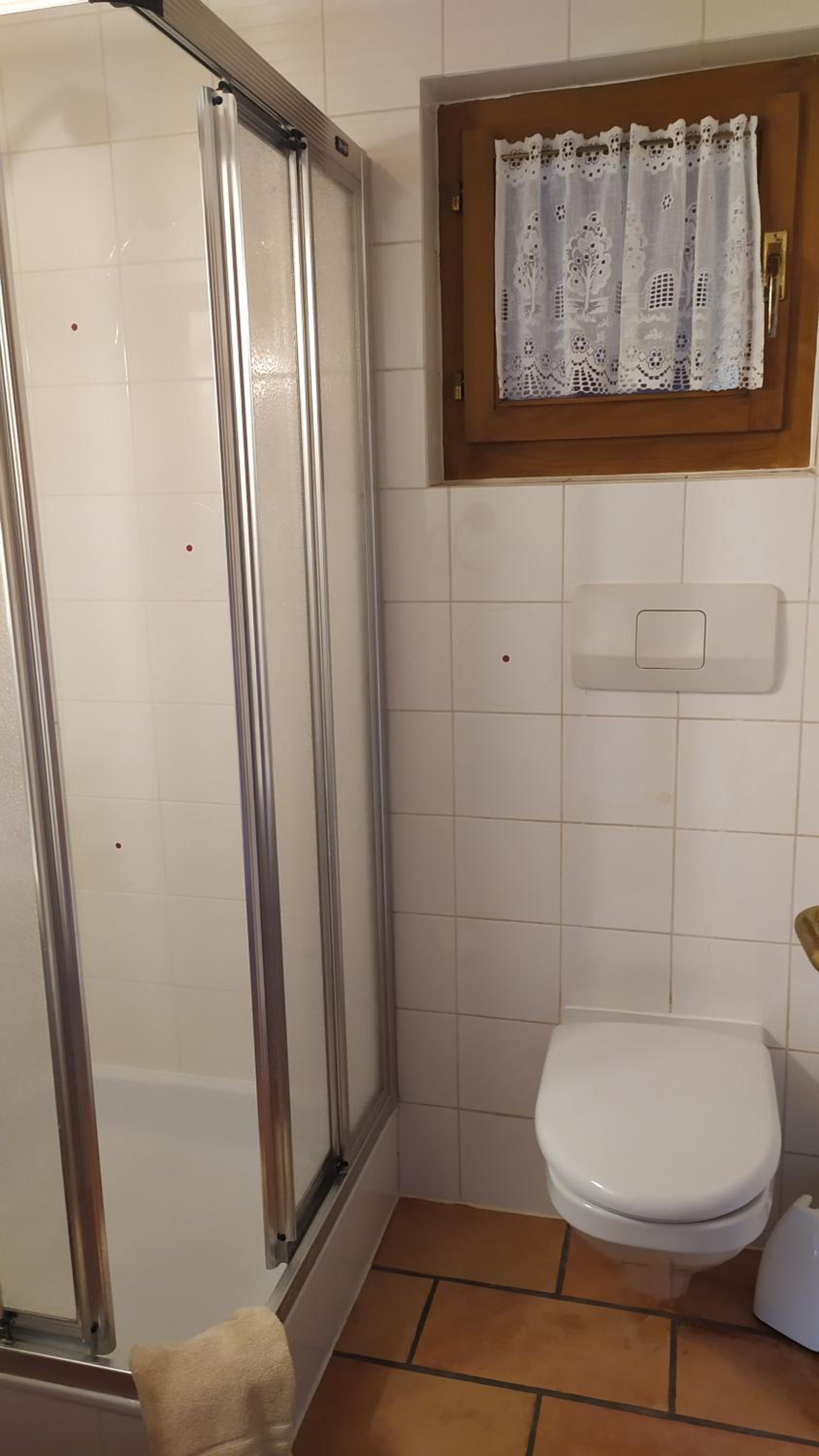 Single Room with Private Bathroom photo 3