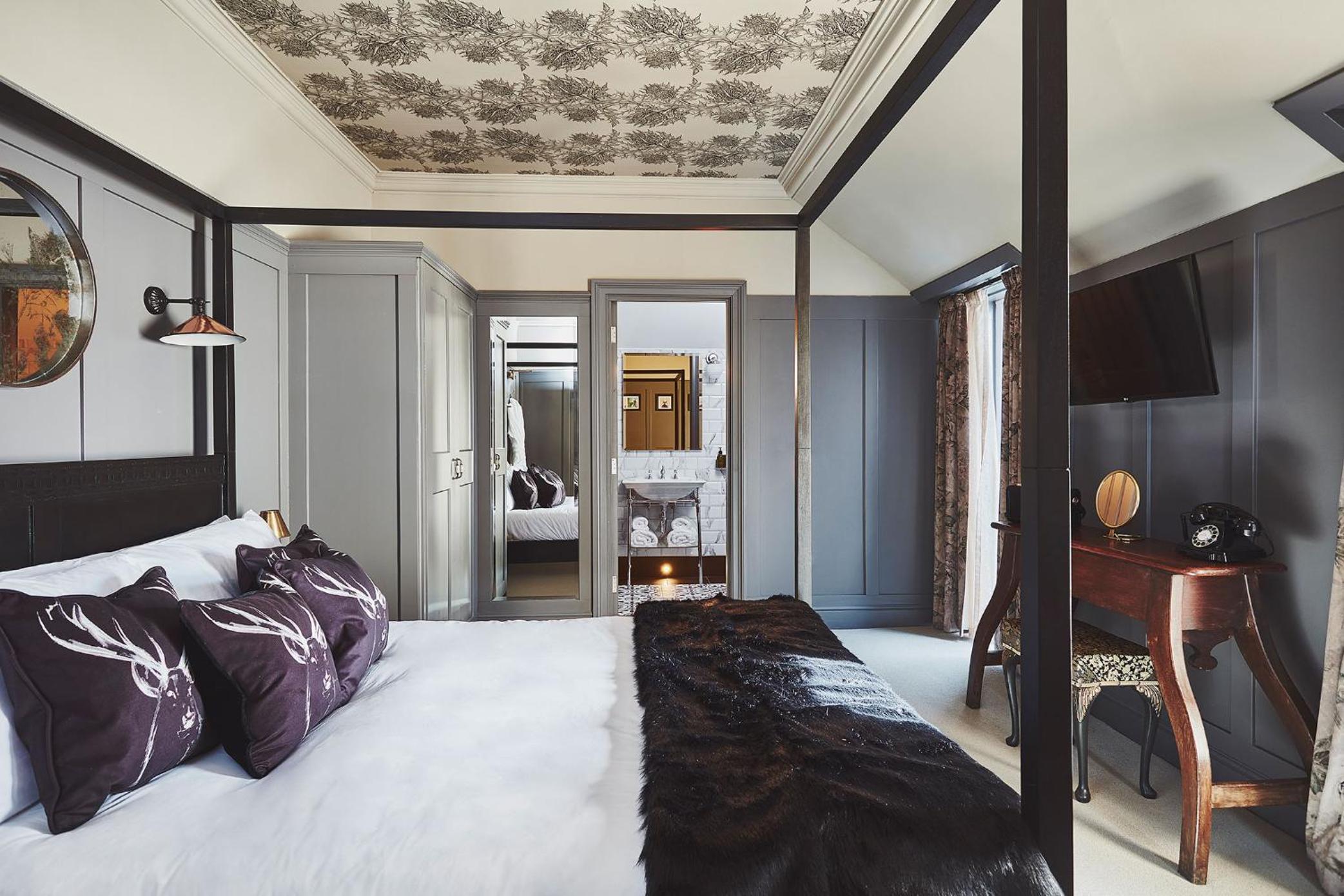 Deluxe Double Room with Balcony photo 2