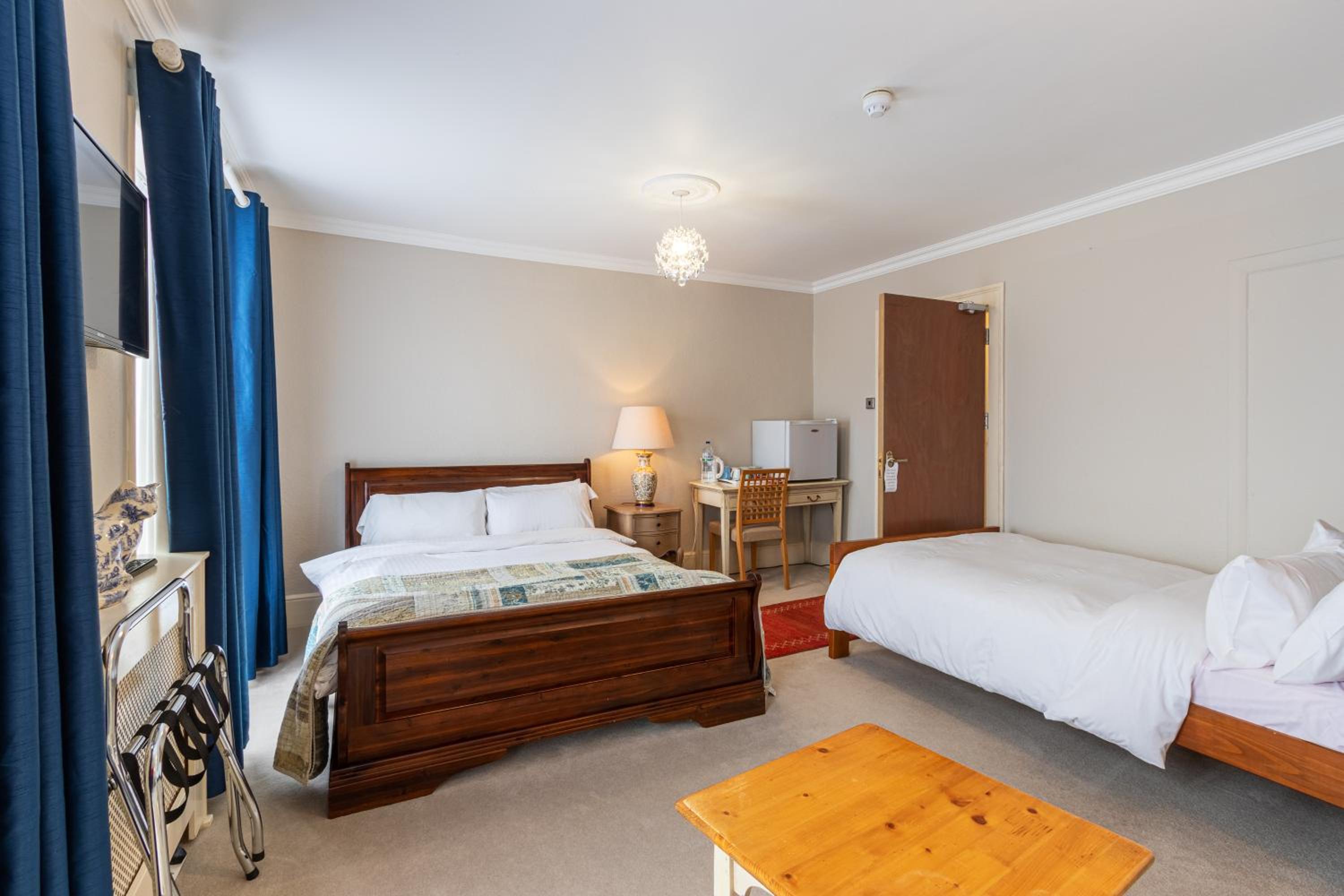 Classic Quadruple Room - Photo 2