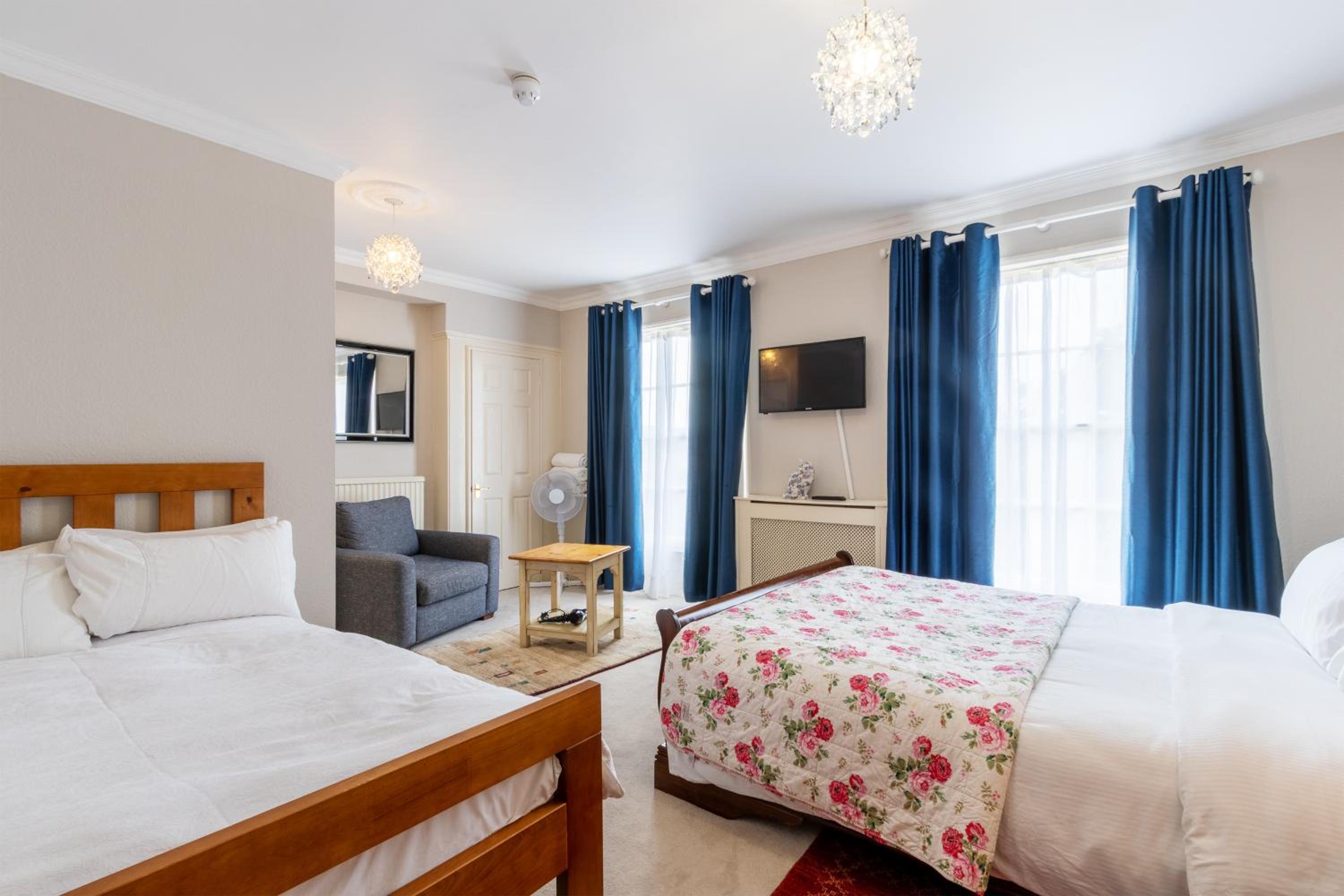 Classic Quadruple Room - Photo 1