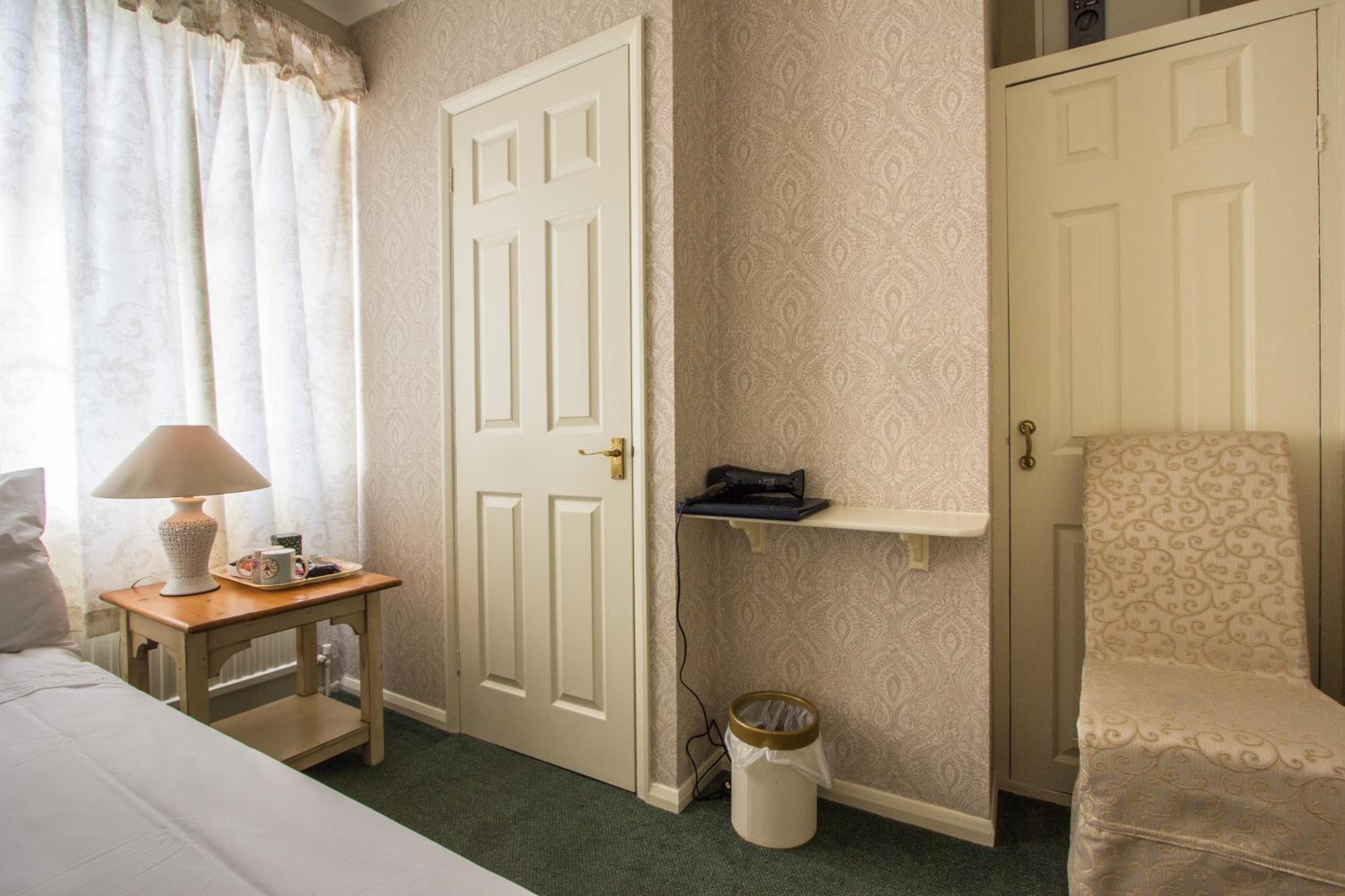 Double Room with Private Bathroom photo 1