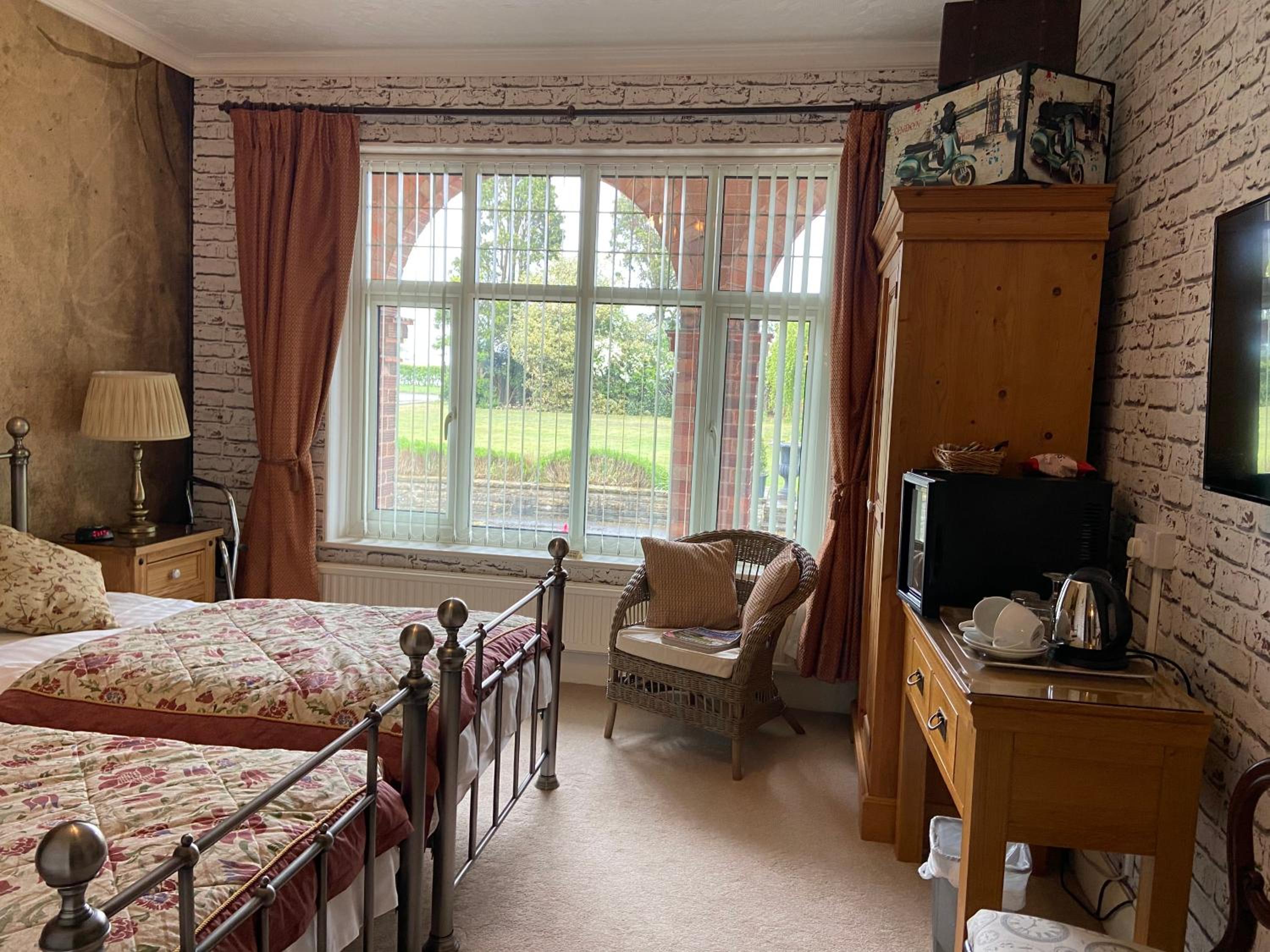 Standard Twin Room
