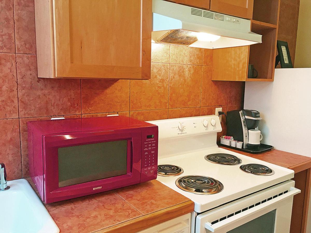 One-Bedroom Apartment - Photo 11