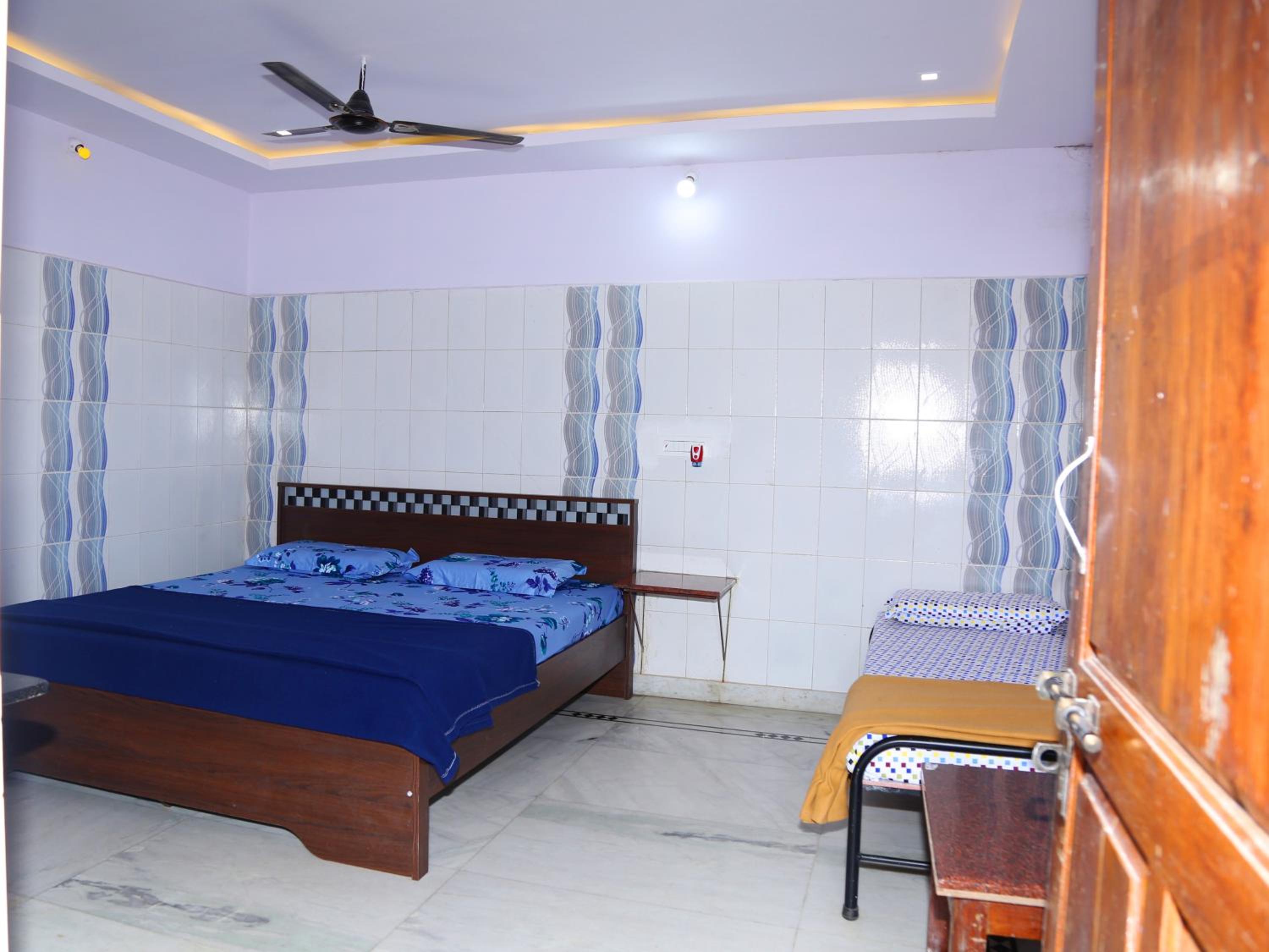 Budget Double Room - Photo 3