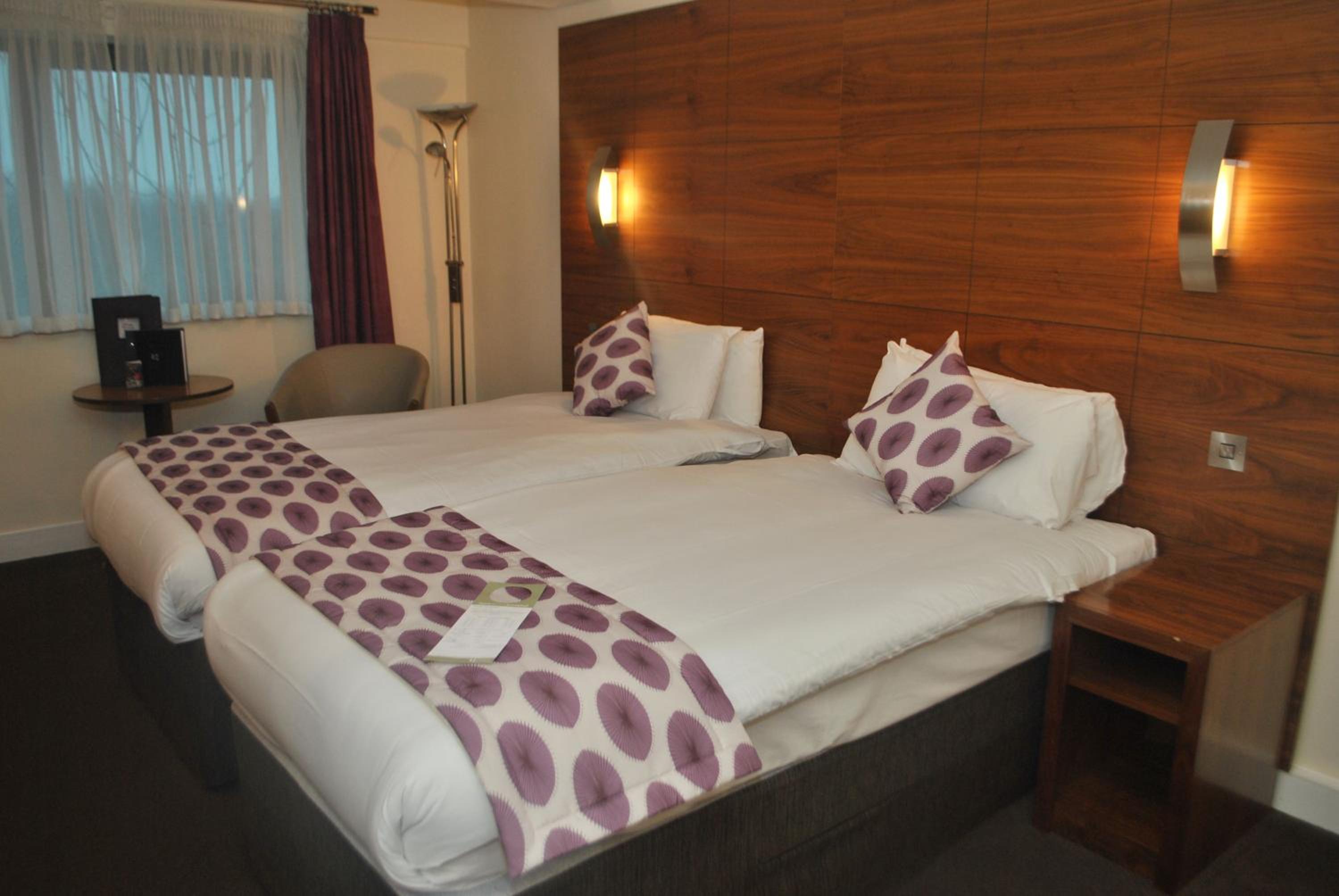 Twin Room with Free Hot Breakfast - Photo 2