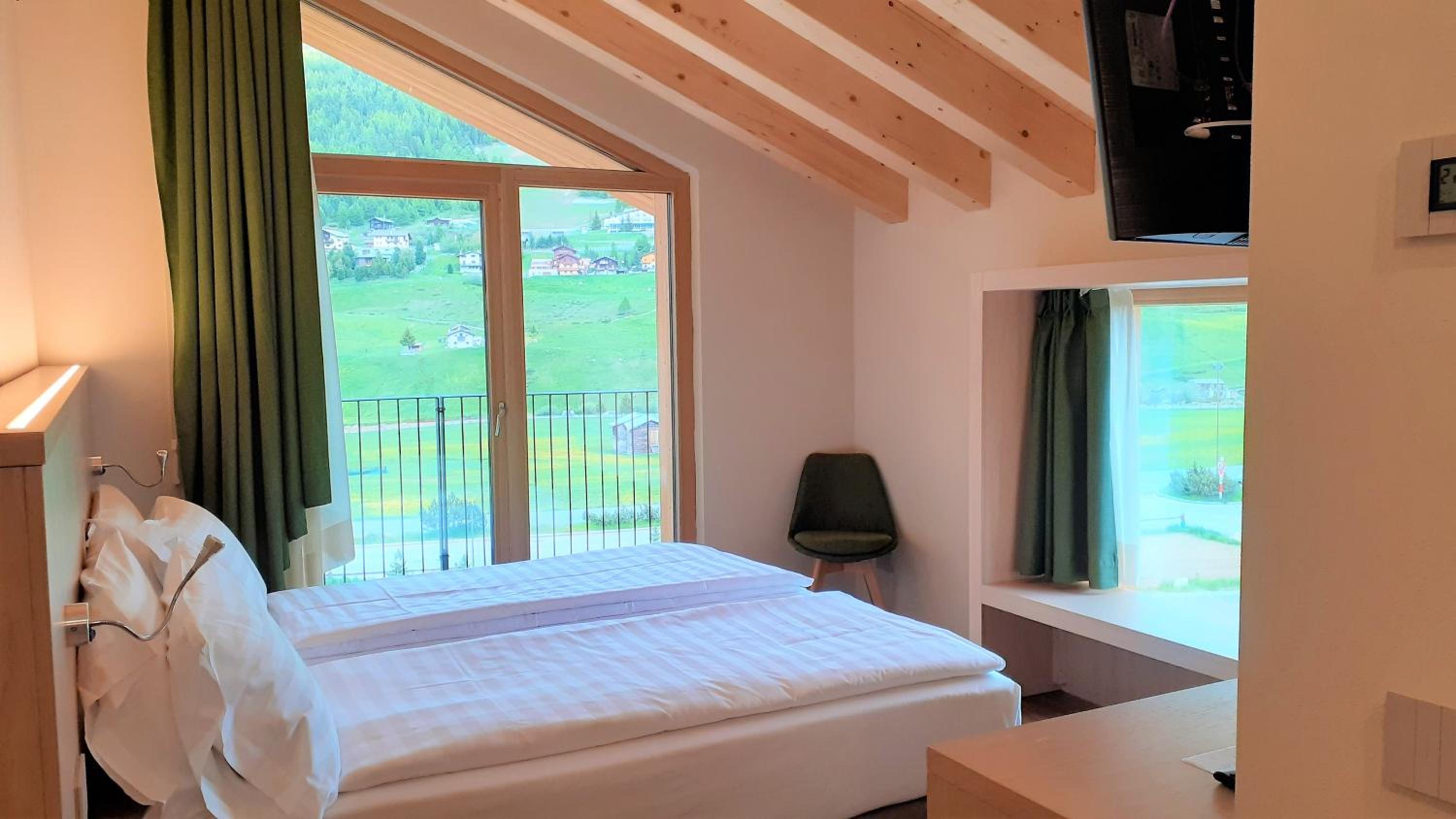 Double Room with Mountain View
