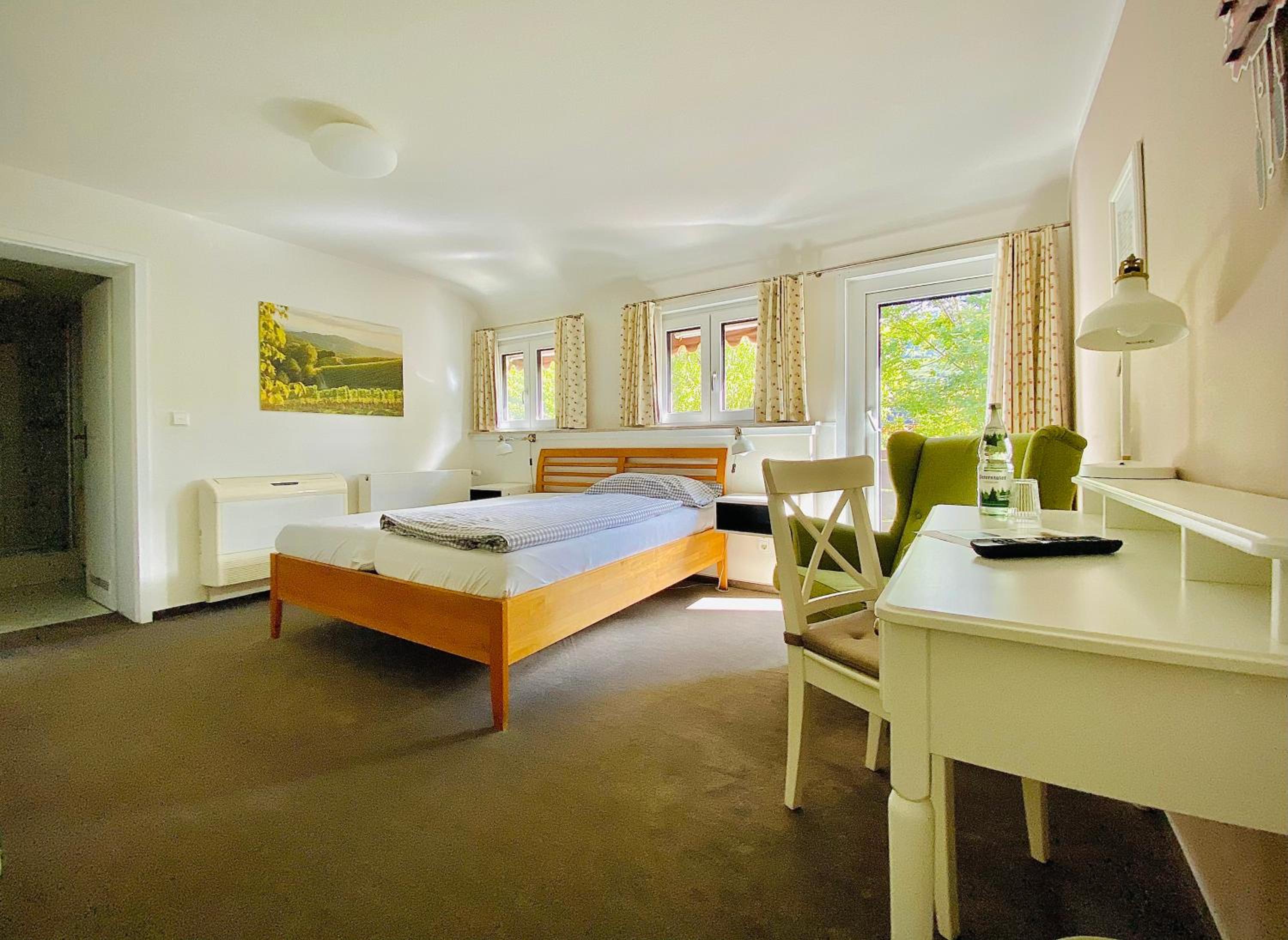 Double Room - Photo 11