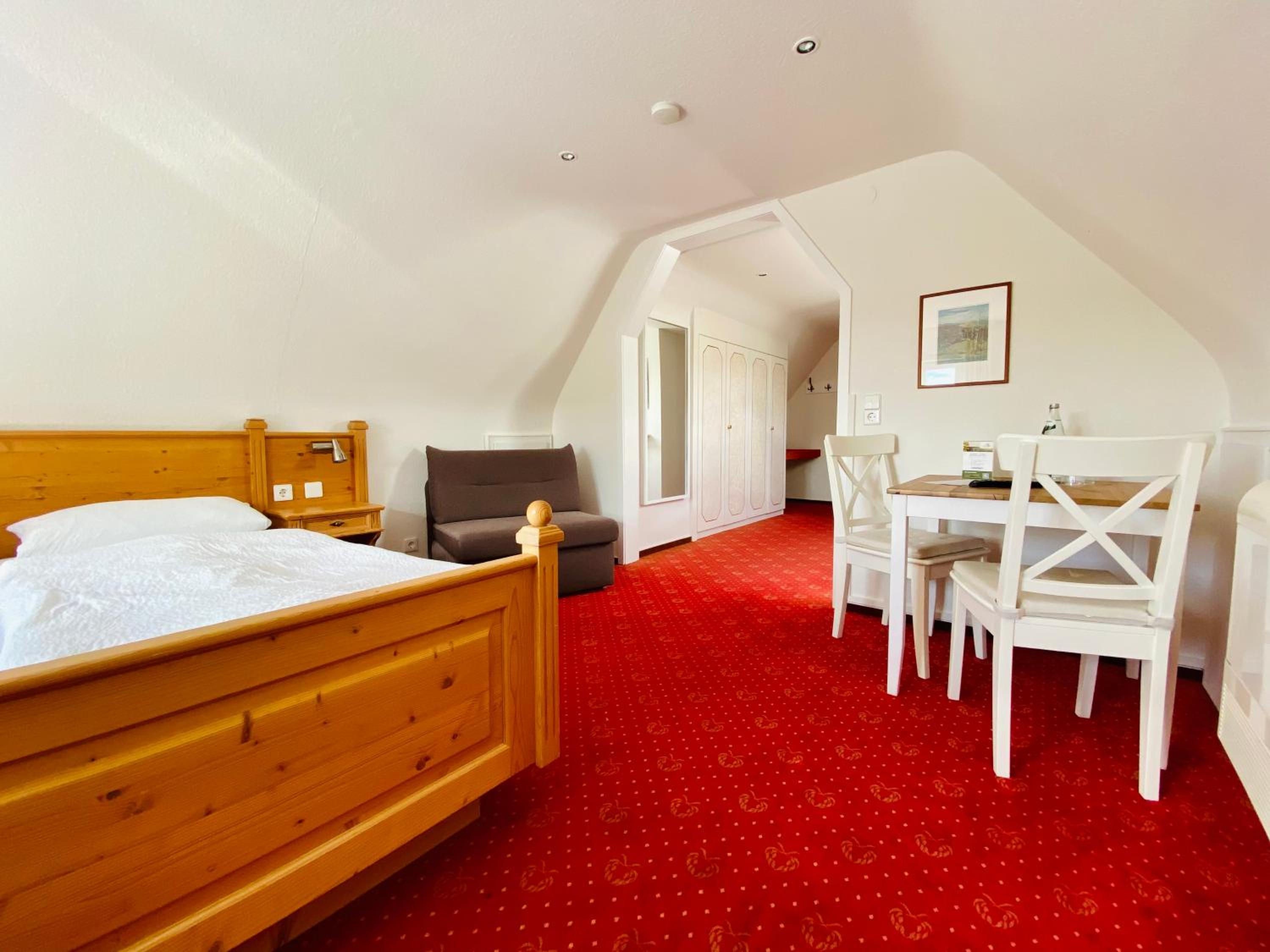 Double Room - Photo 10