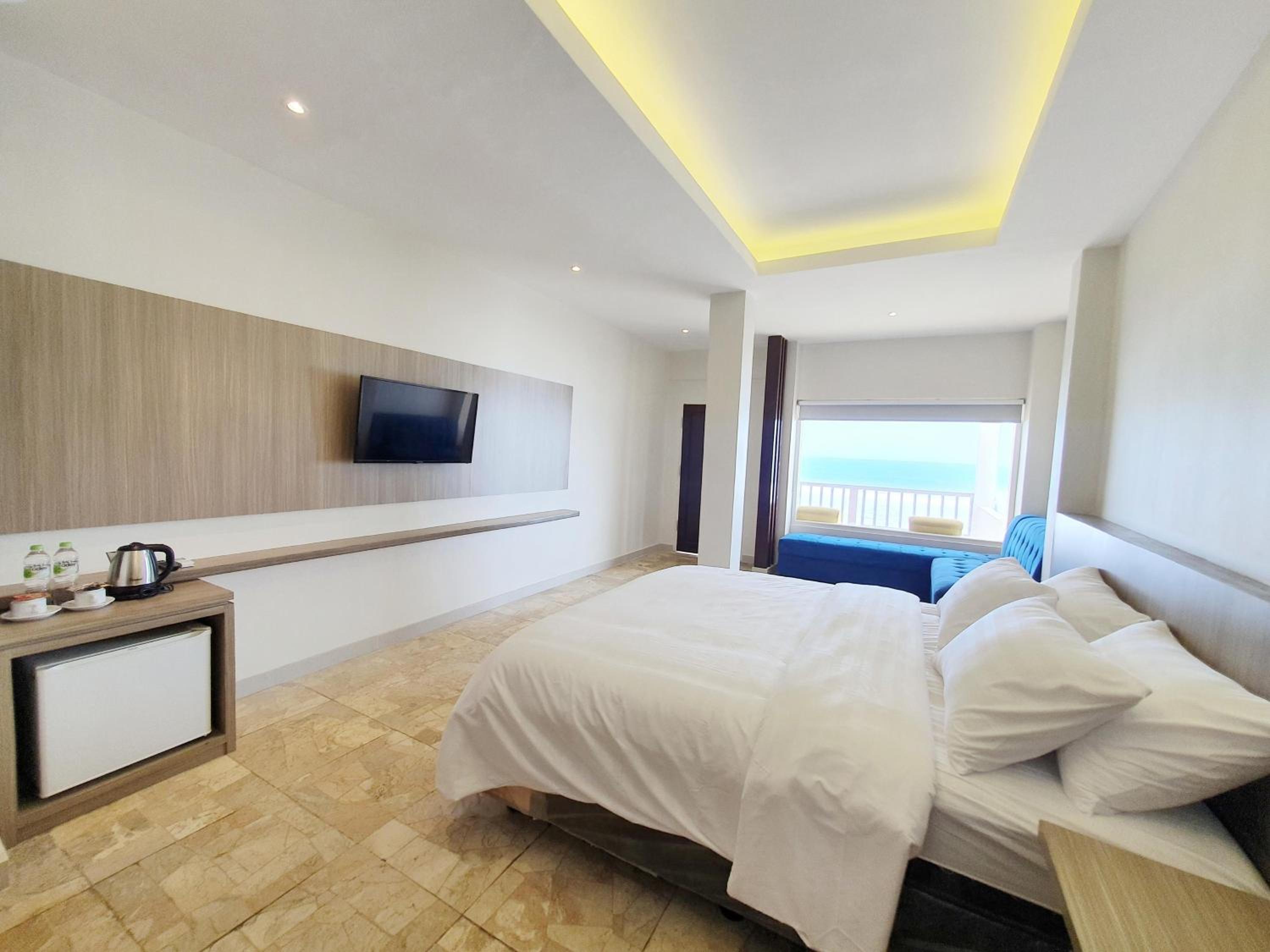 Deluxe Suite With Sea View photo 1