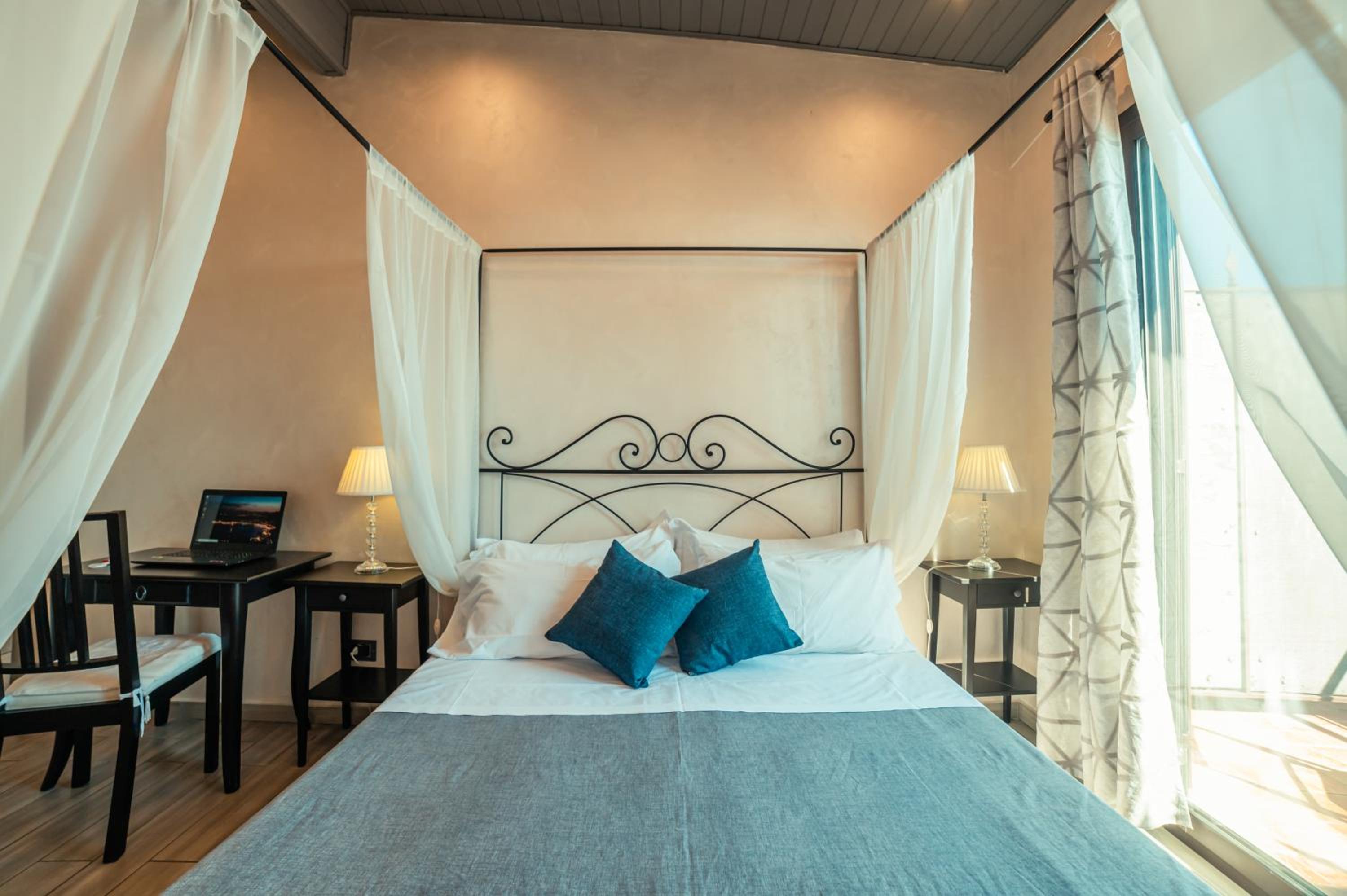 Superior Double Room with Sea View - Photo 1