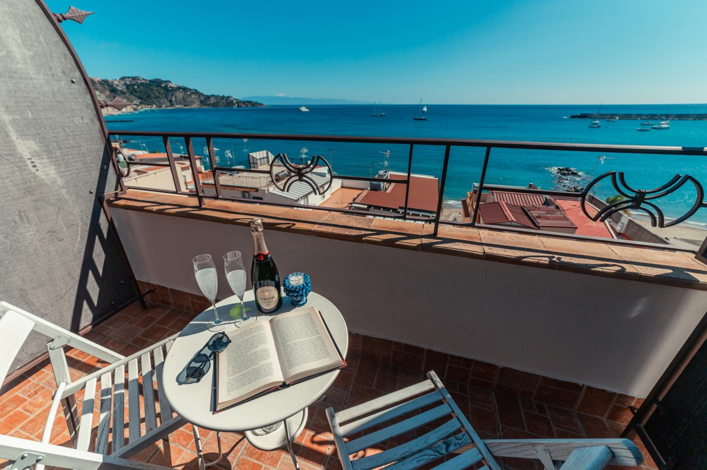 Superior Double Room with Sea View - Photo 24