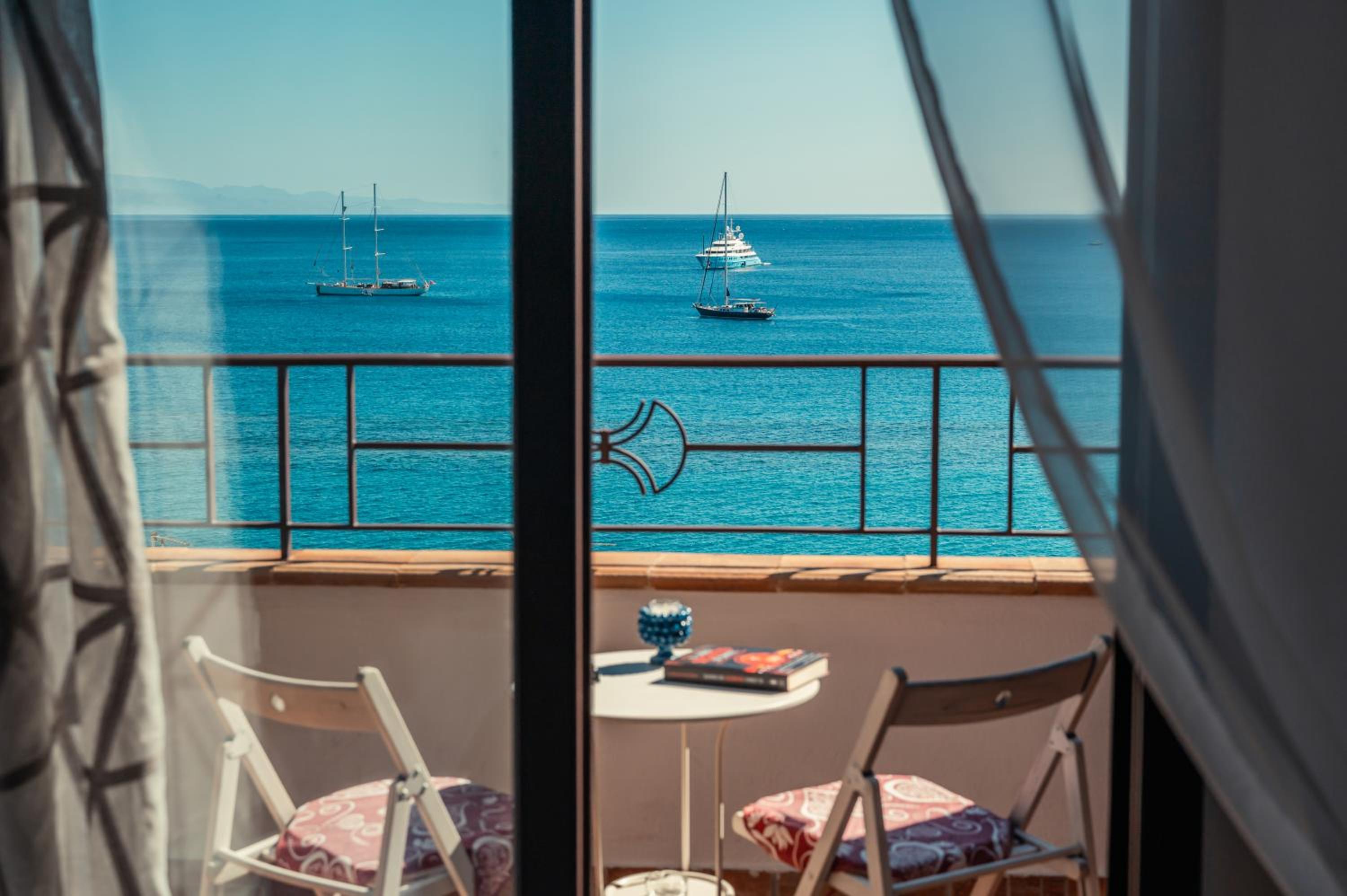 Superior Double Room with Sea View - Photo 19