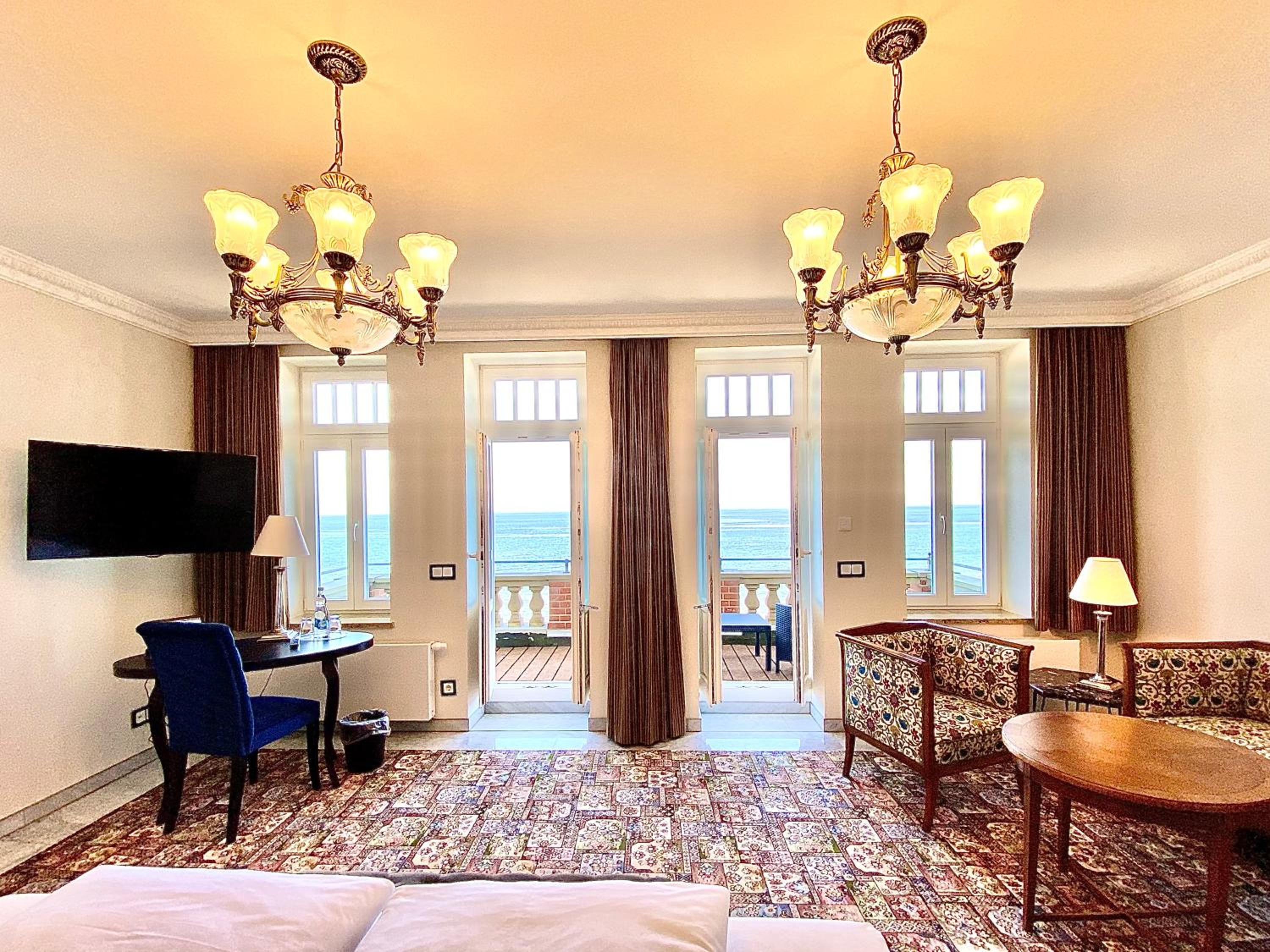 Junior Suite with Sea View - Photo 5