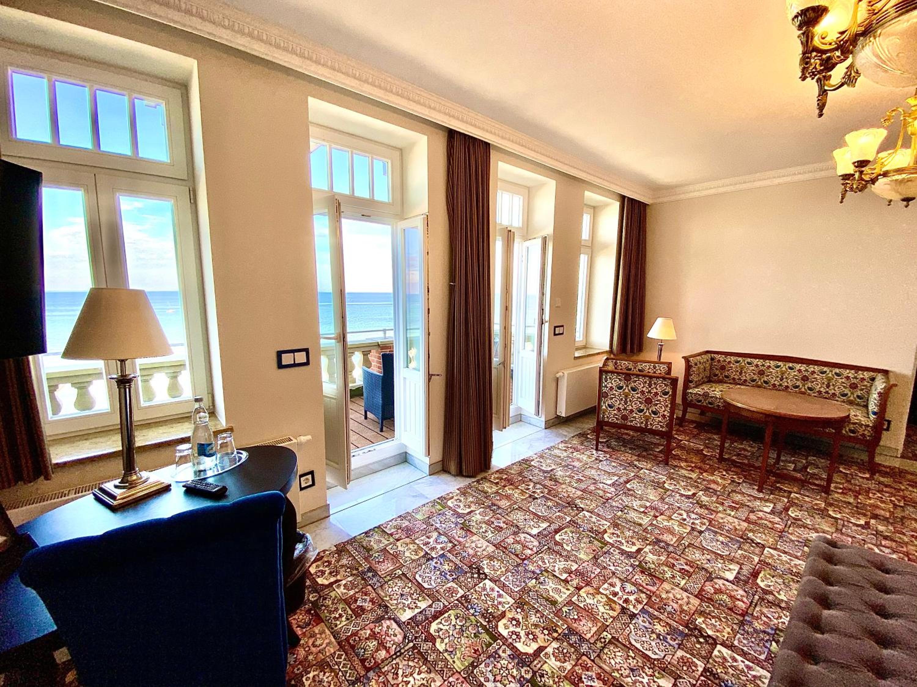 Junior Suite with Sea View - Photo 4