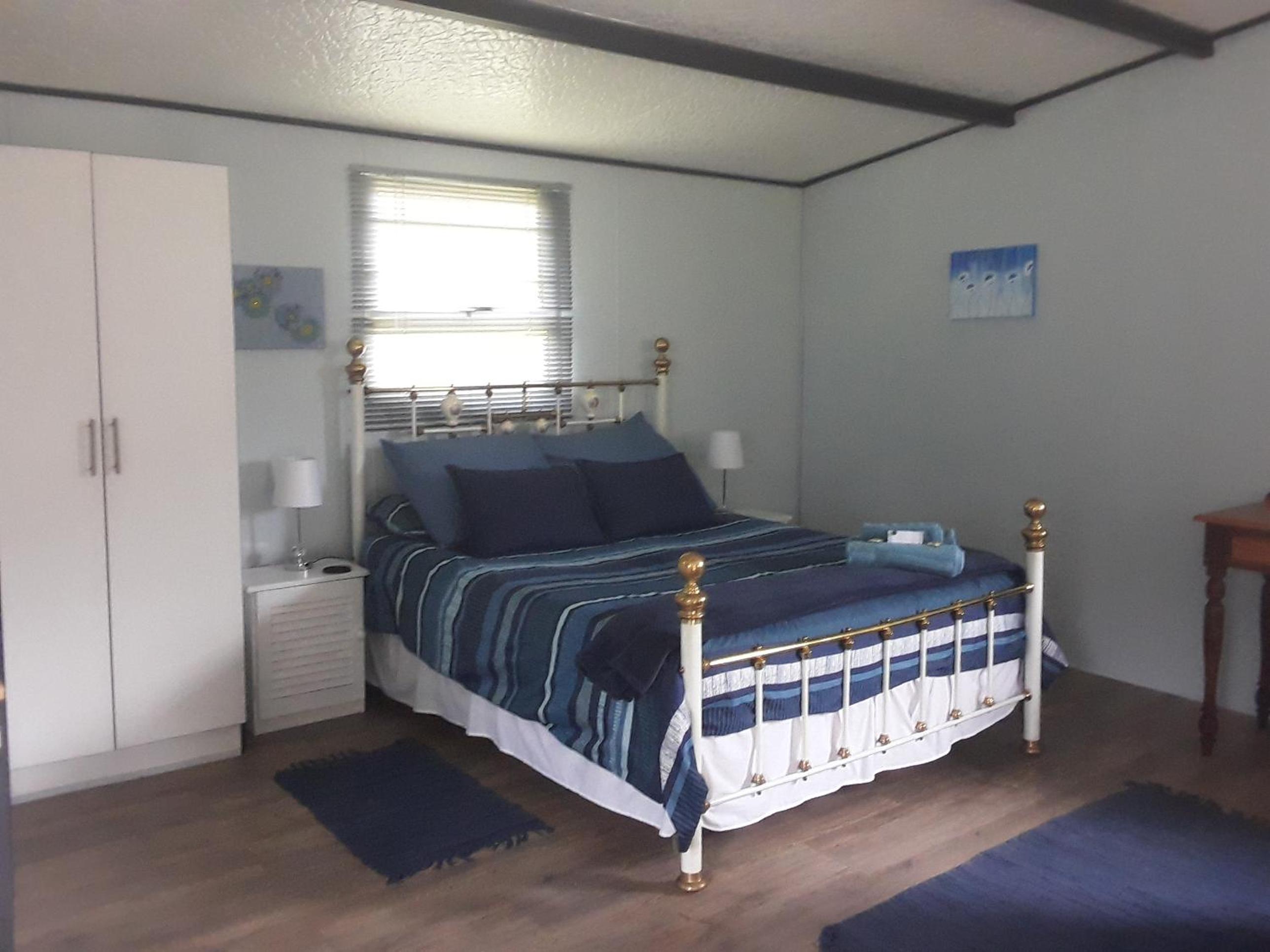 One-Bedroom Apartment - Photo 6