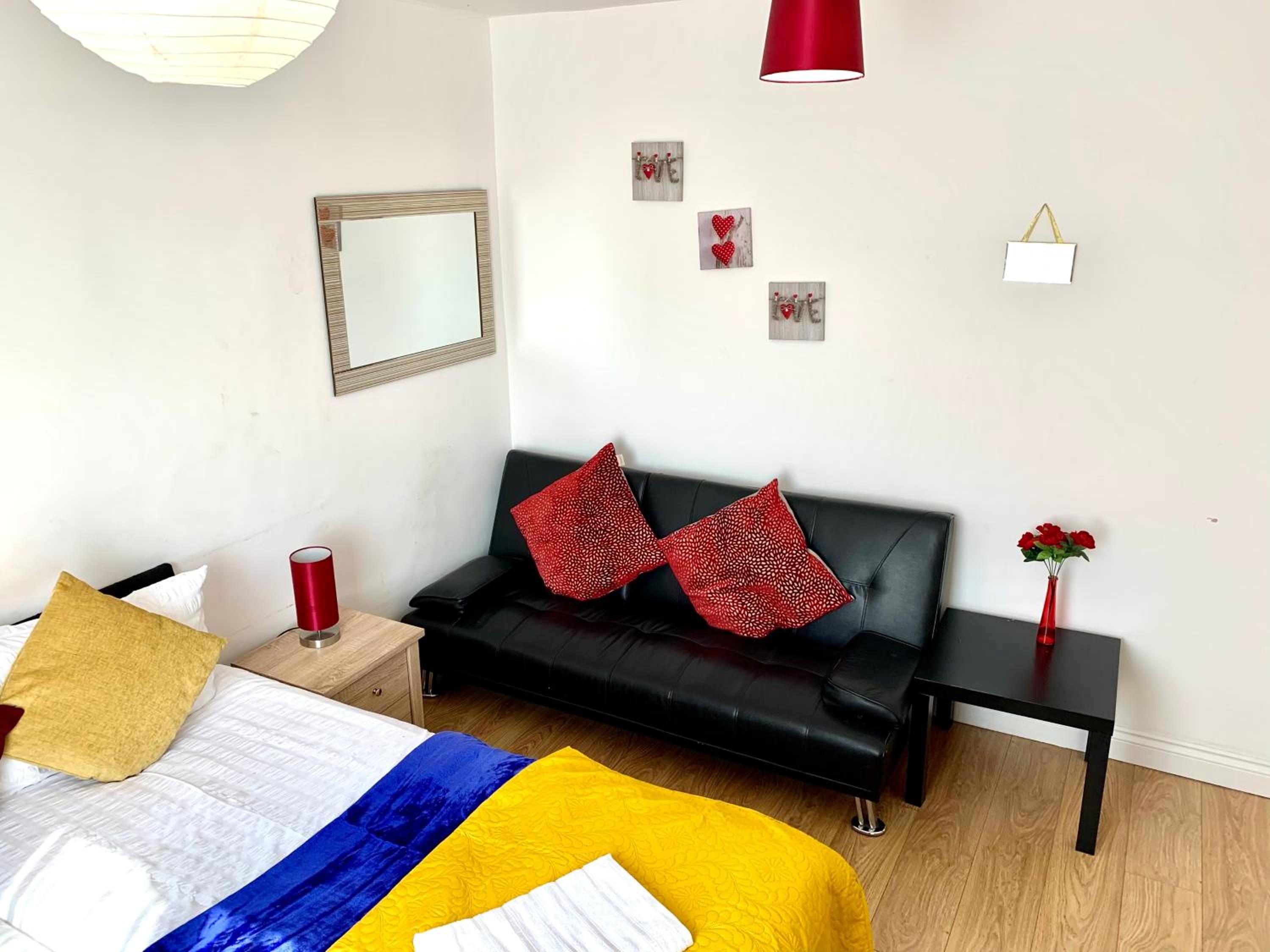Triple Room with Bathroom - Photo 12