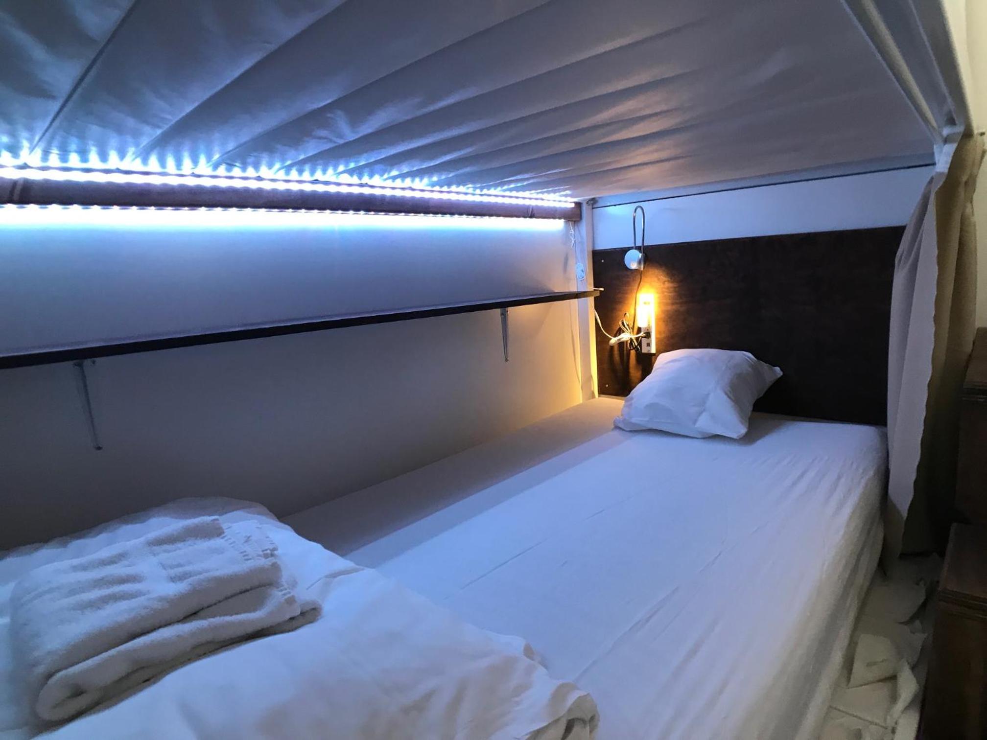 Bed in 6-Bed Female Dormitory Room, photo 7