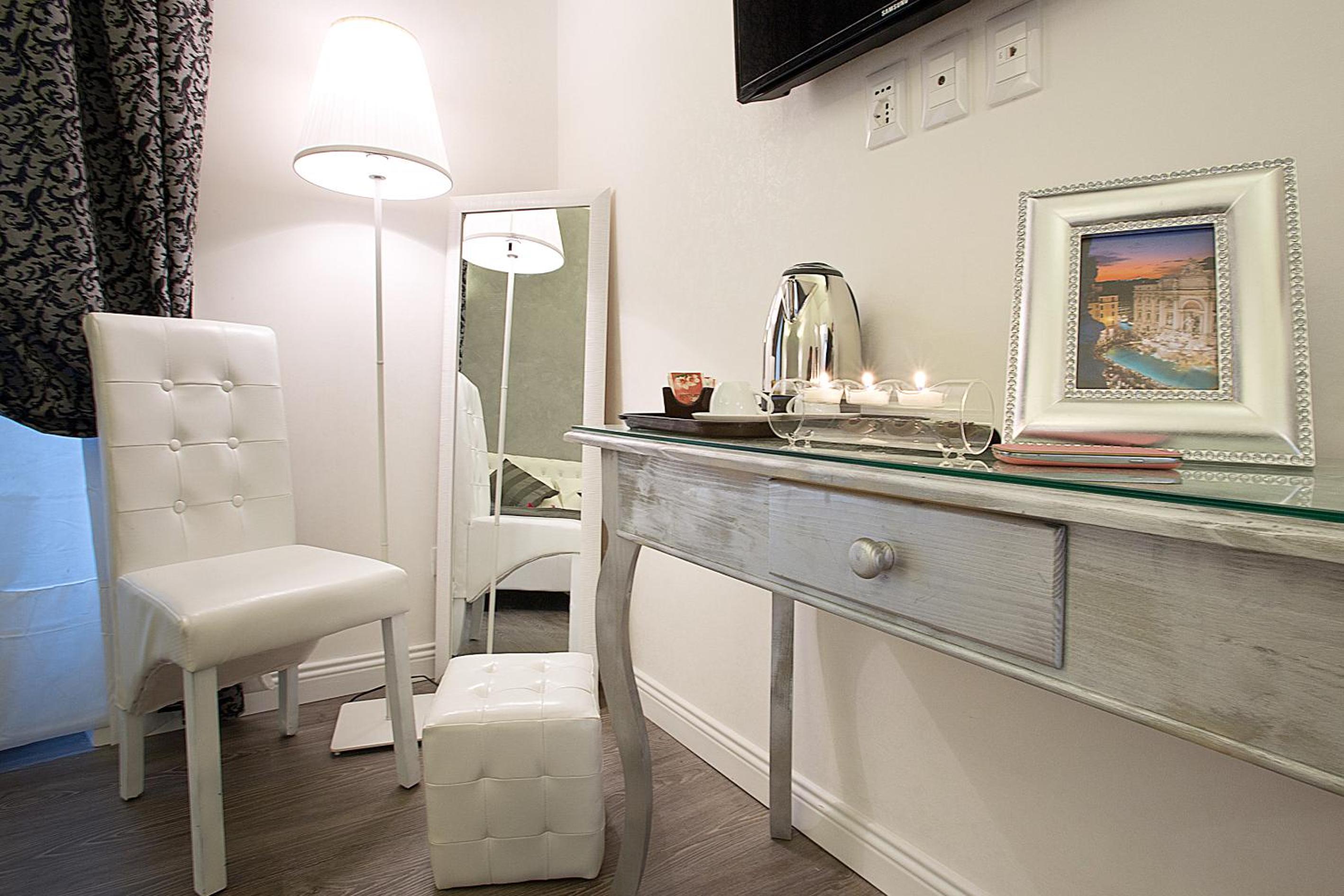 Double or Twin Room photo 3