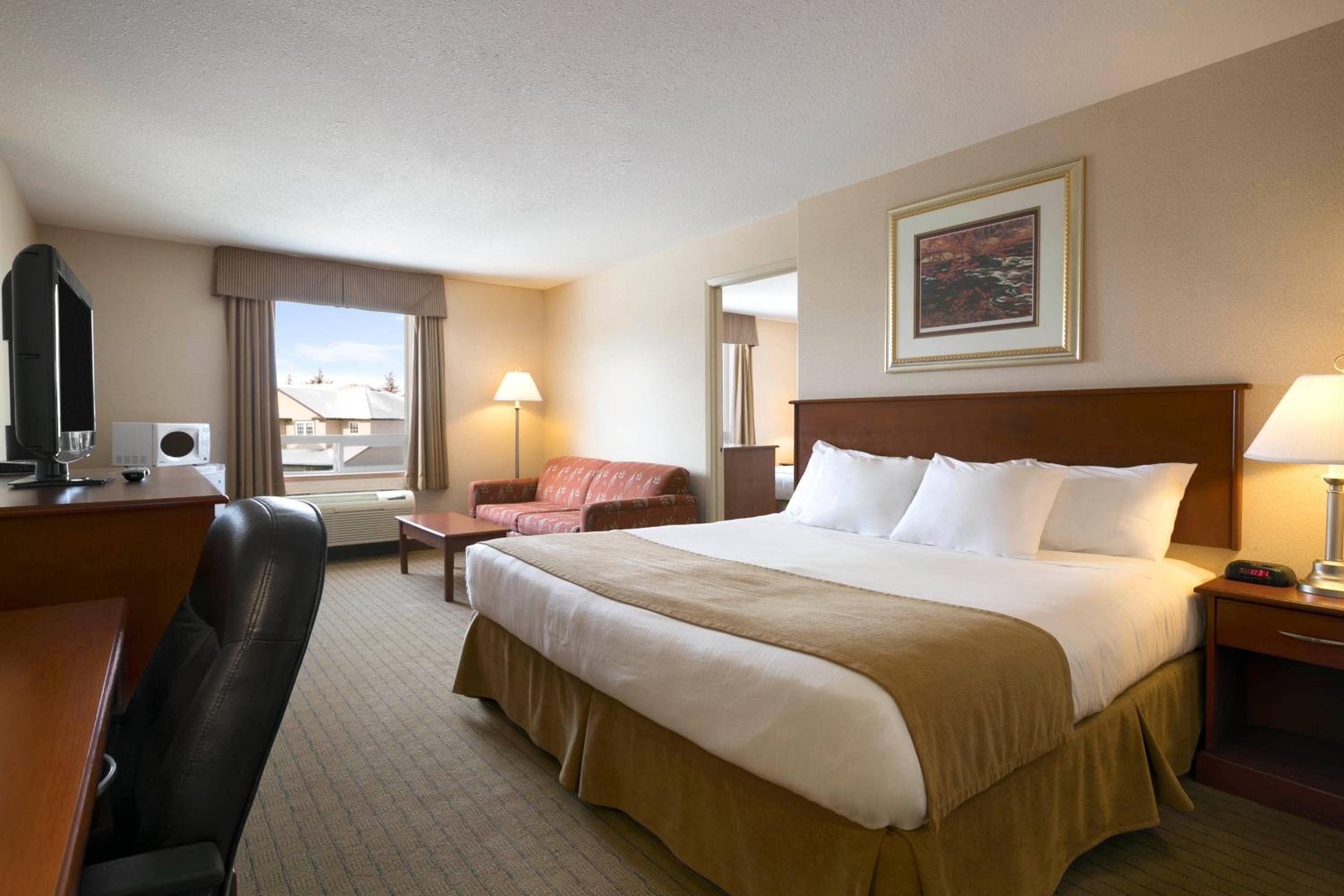 One-Bedroom Board Room Suite - Non-Smoking - Photo 1
