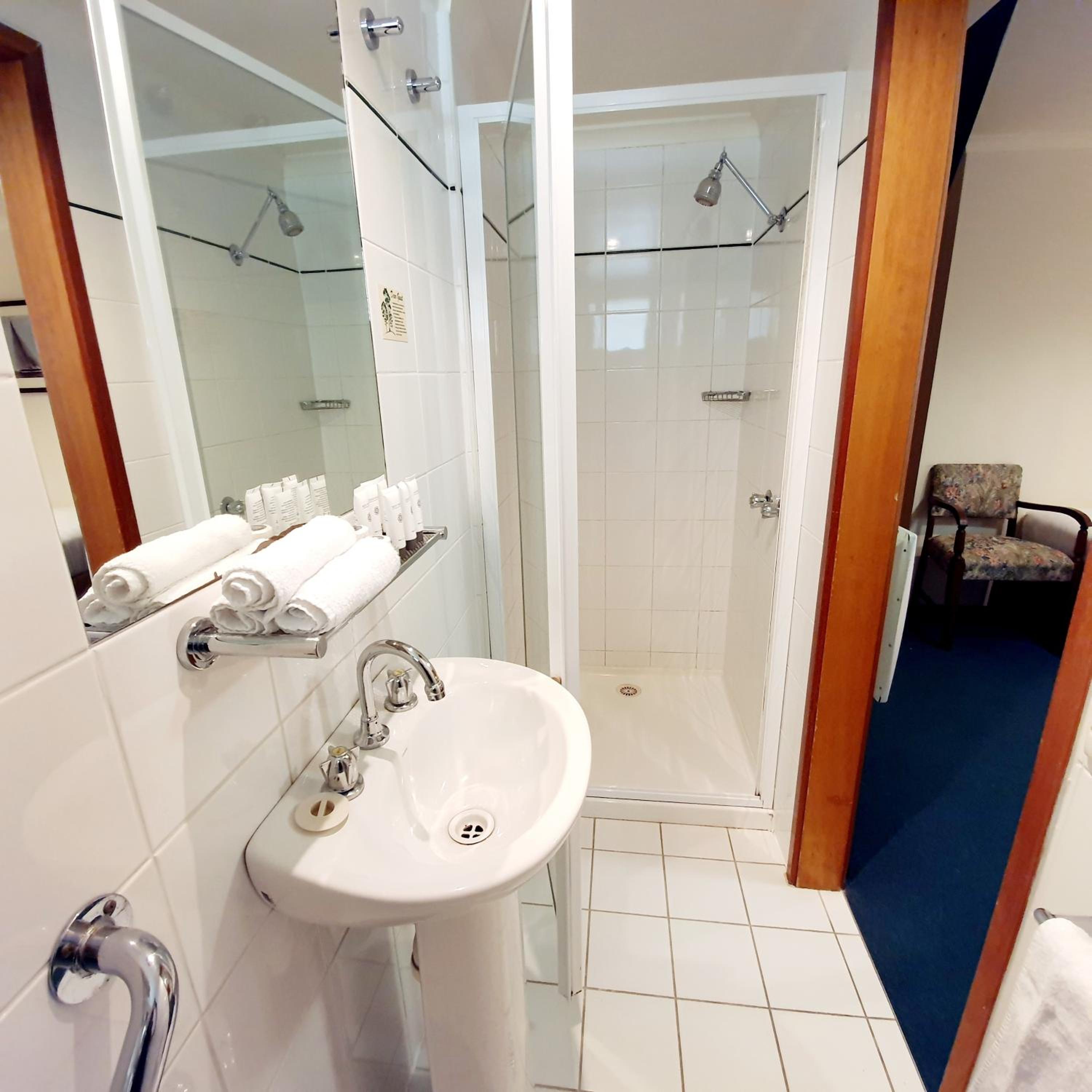 Twin Room - Photo 2