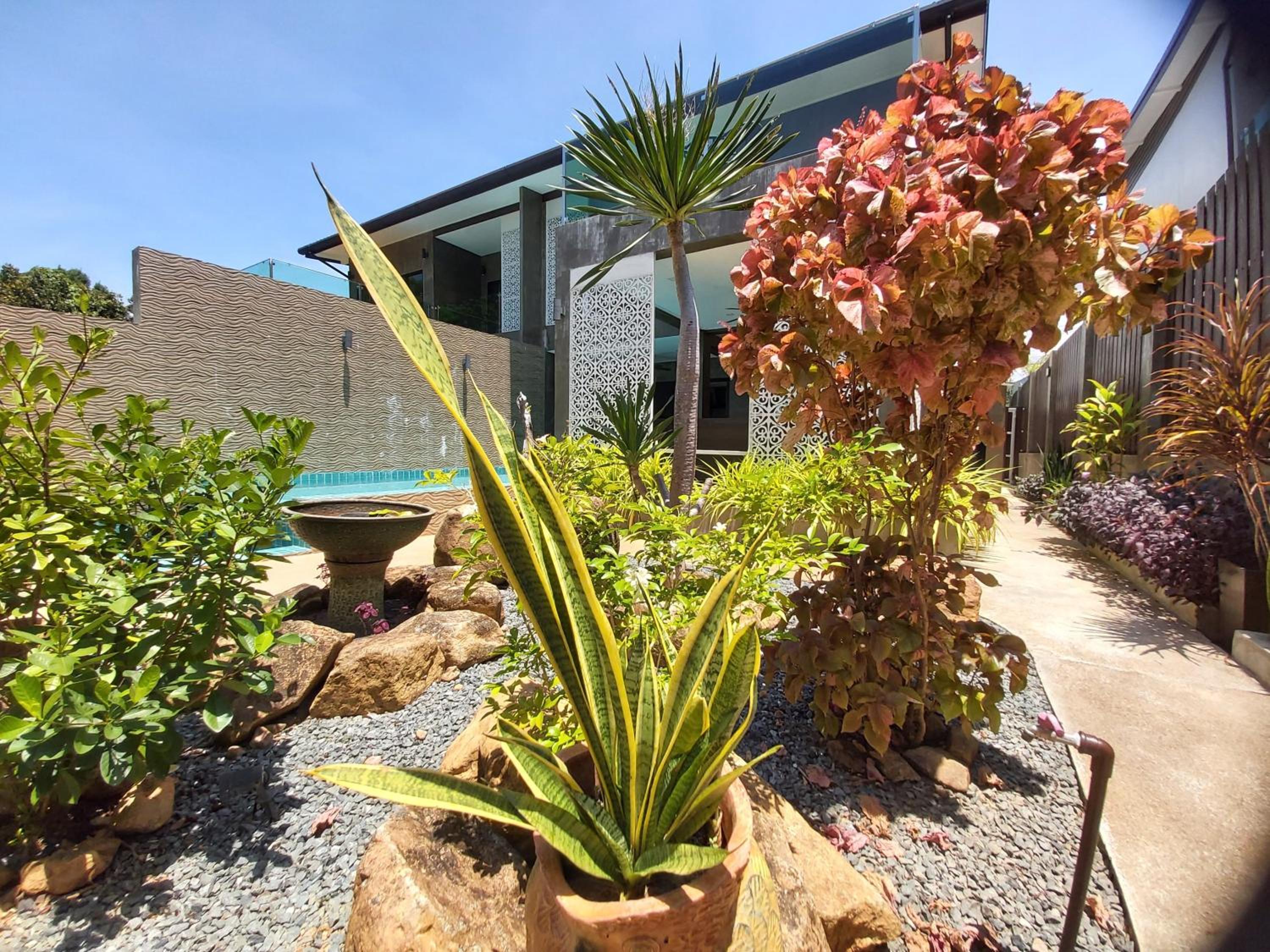 Villa with Private Pool - Photo 12