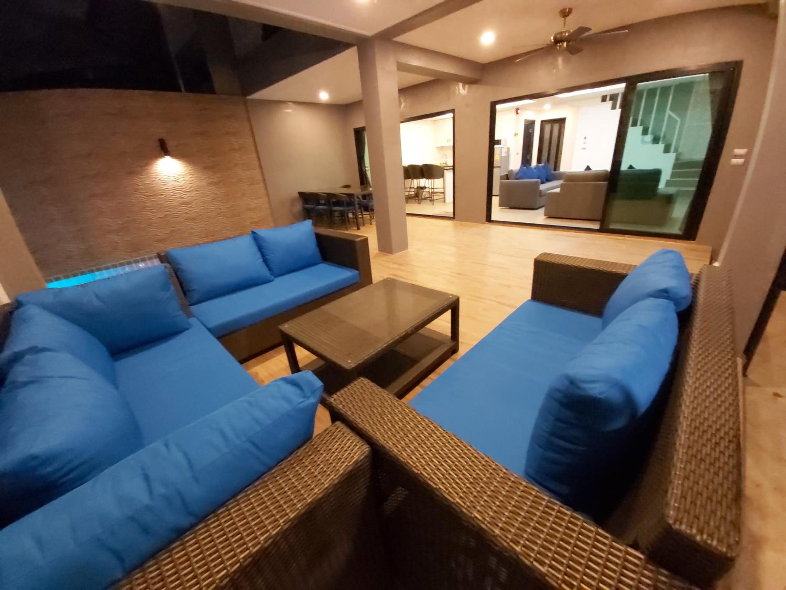 Villa with Private Pool - Photo 7