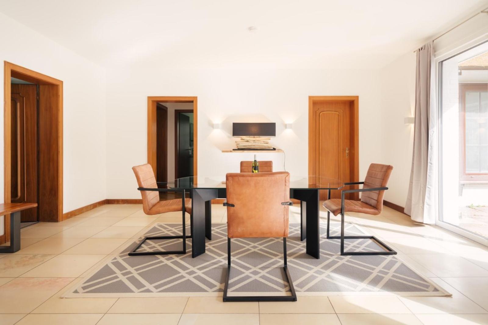 Apartment with Terrace - Photo 4