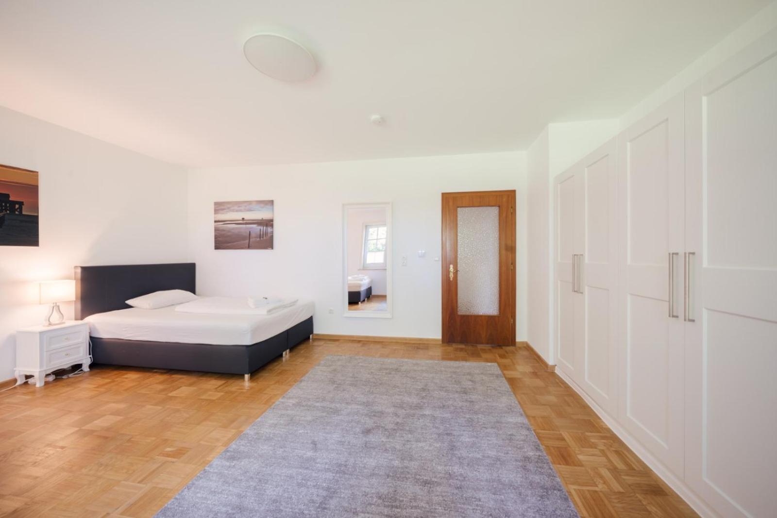 Apartment with Terrace - Photo 21