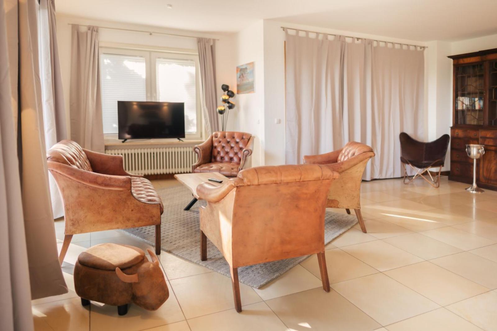 Apartment with Terrace - Photo 10