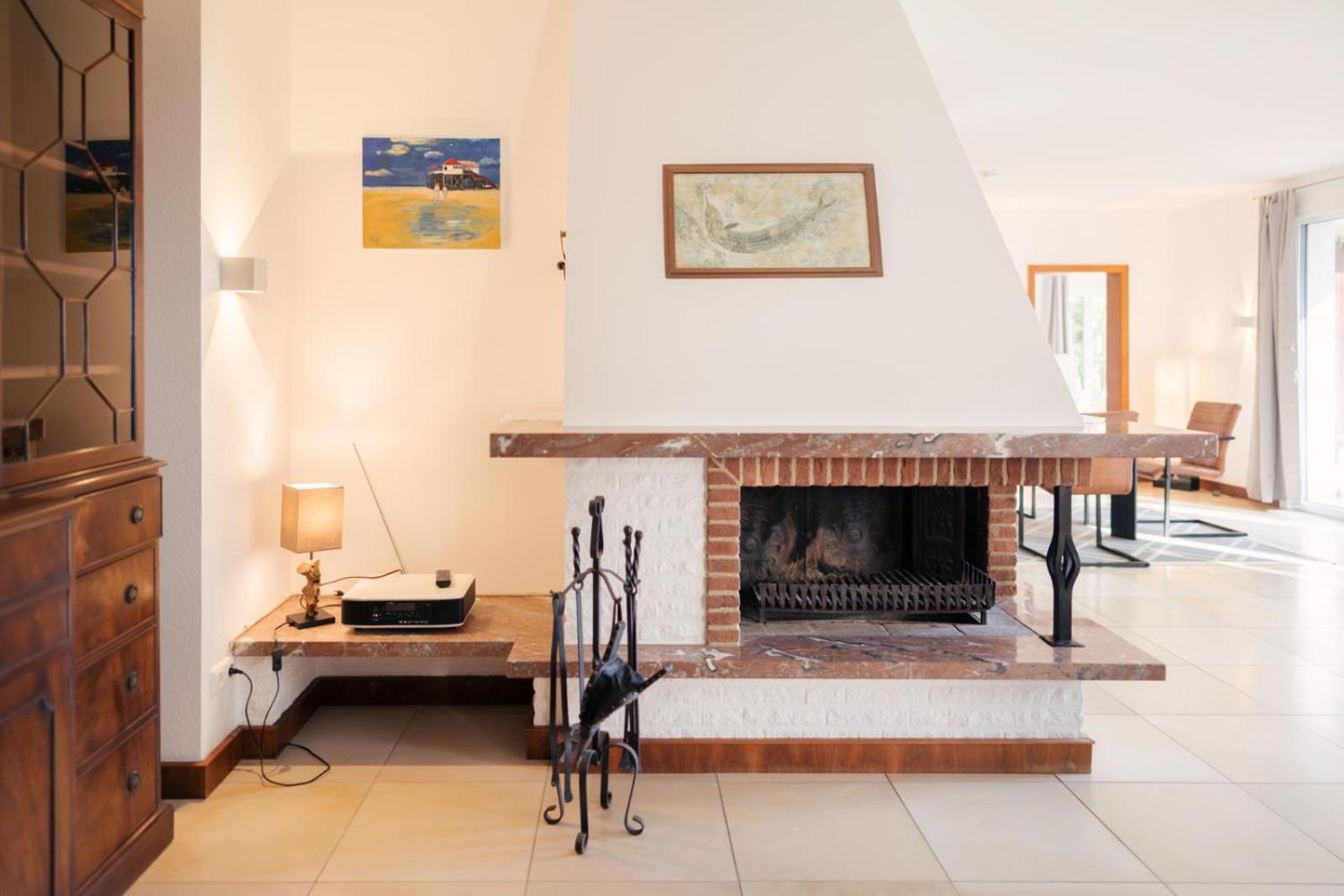 Apartment with Terrace - Photo 9