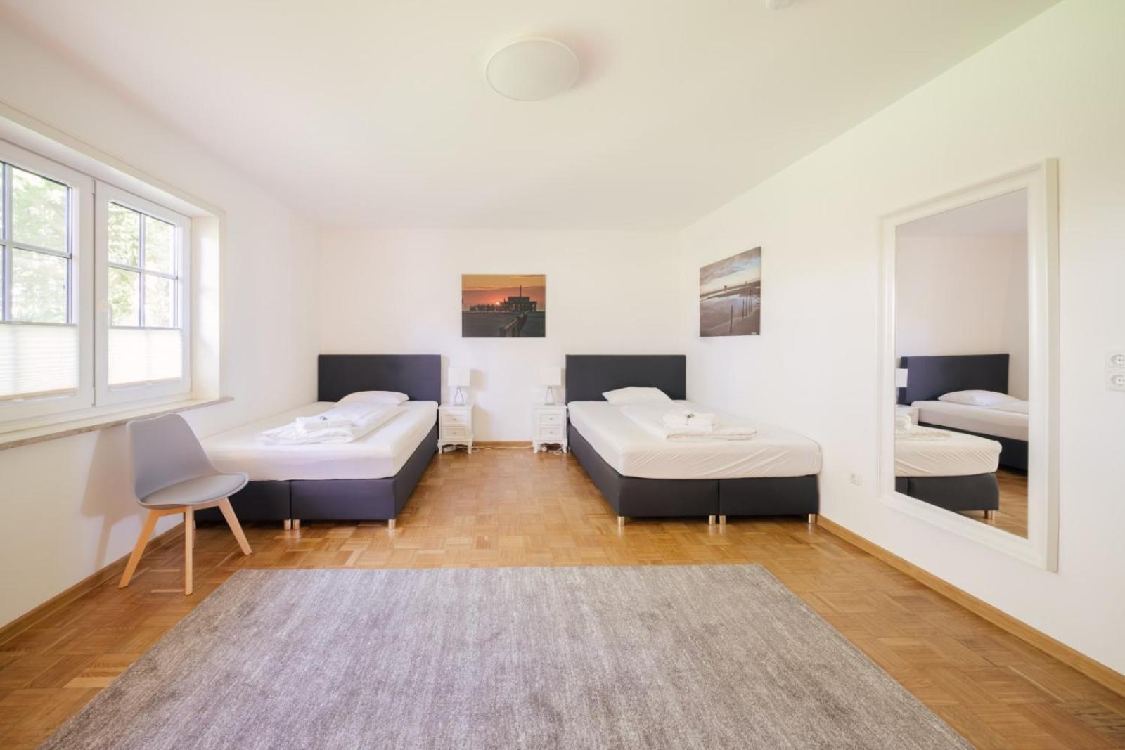 Apartment with Terrace - Photo 6