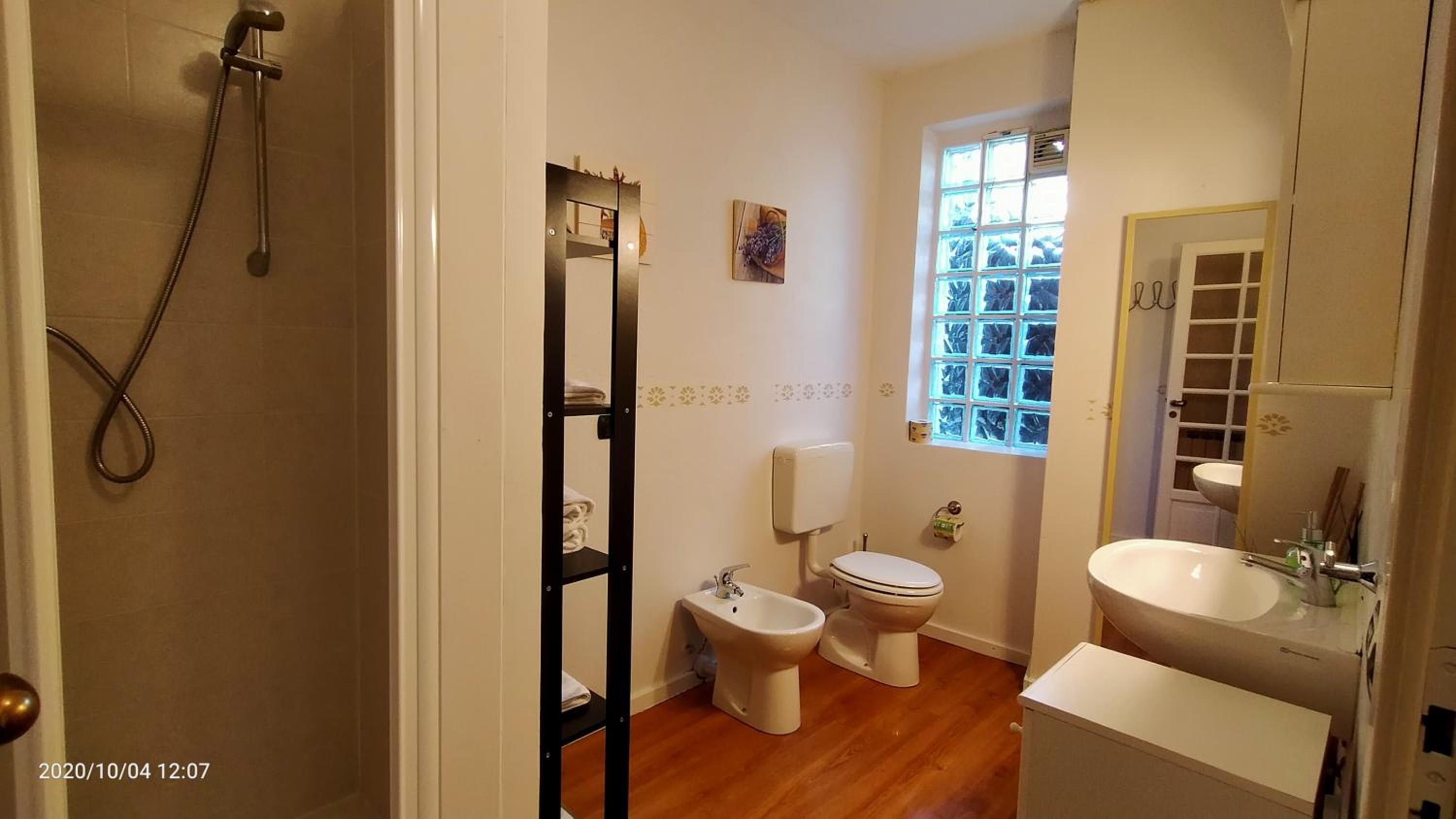 Apartment photo 2