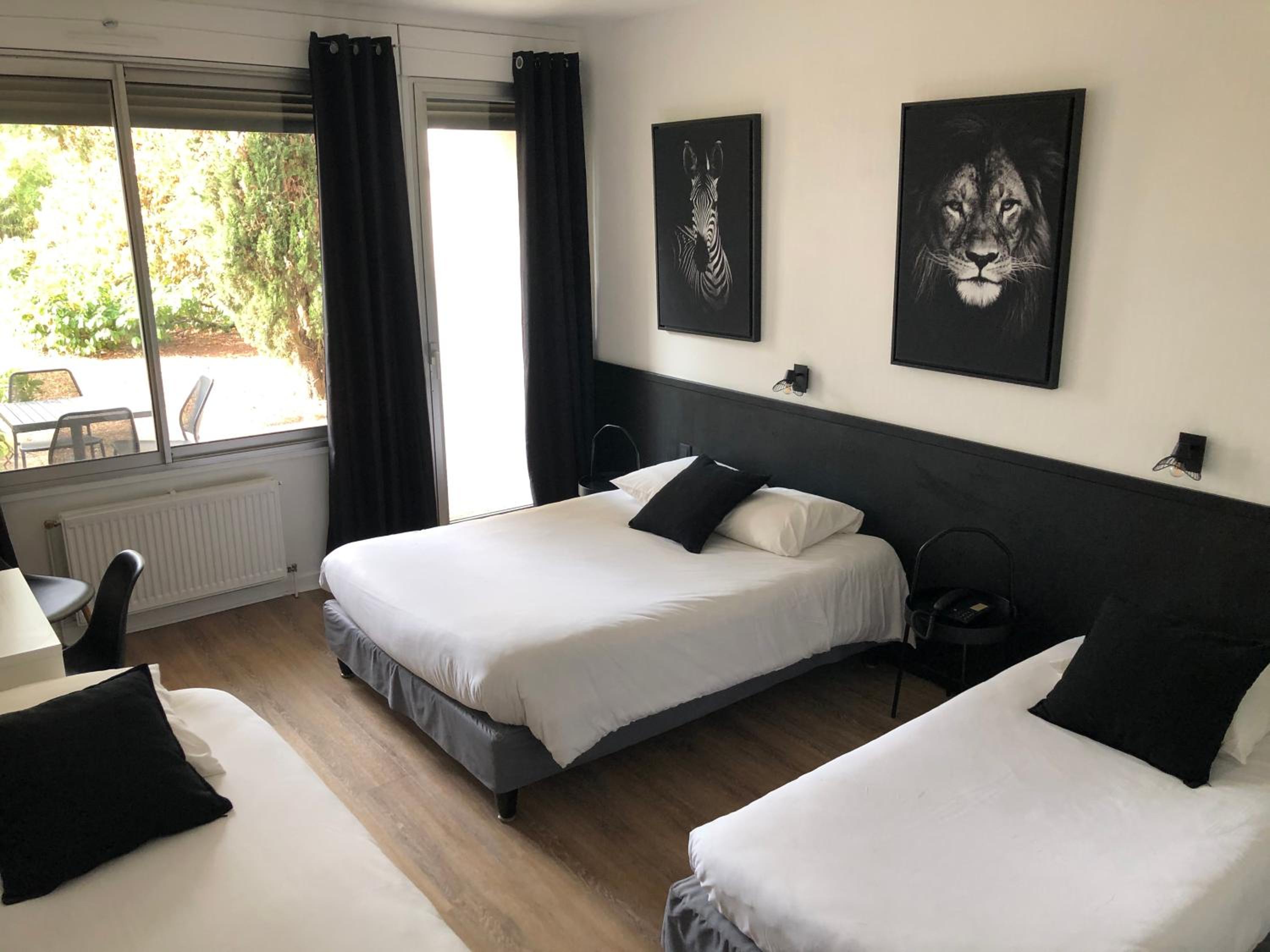 Quadruple Room - Photo 1
