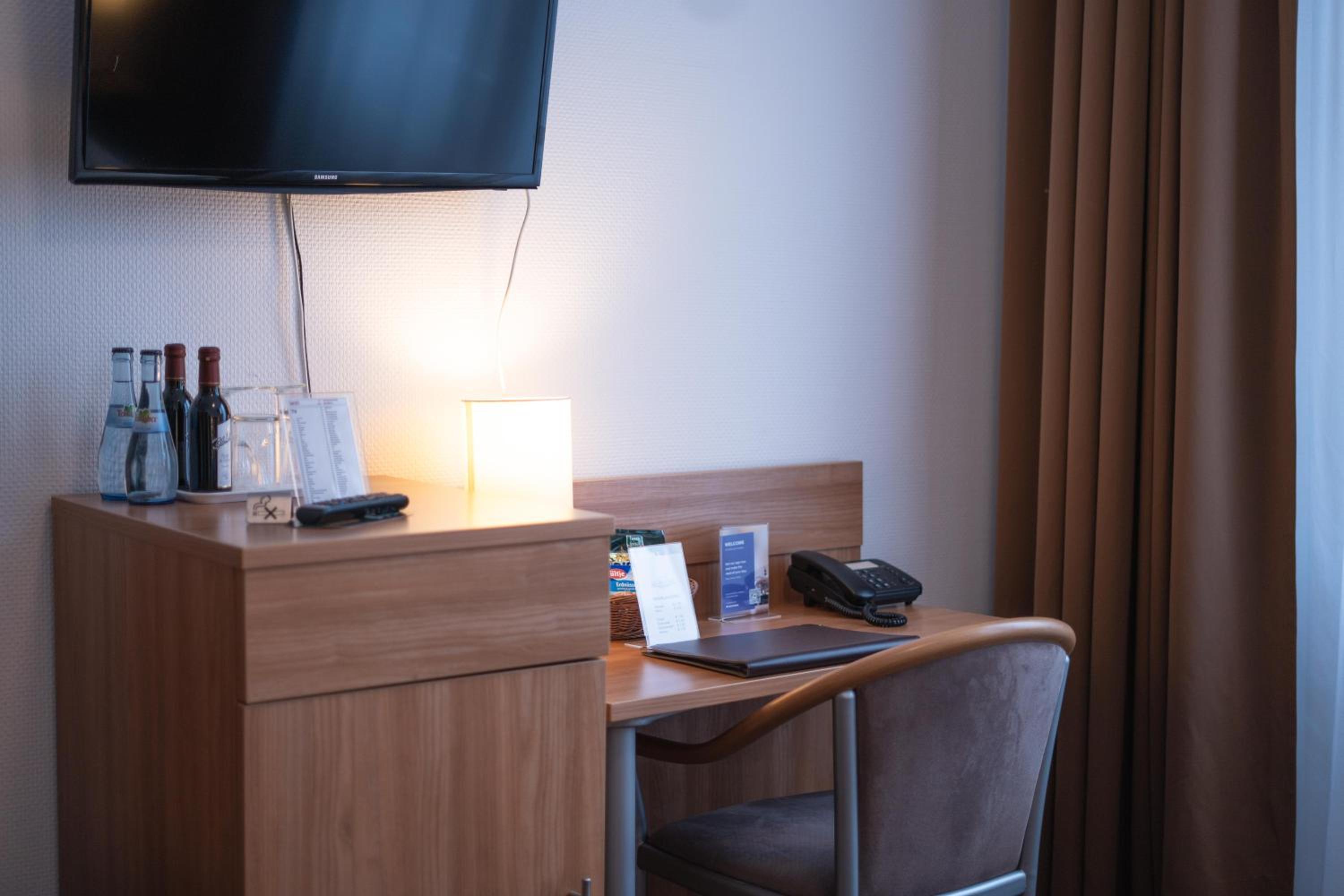 Standard Double Room - Photo 12