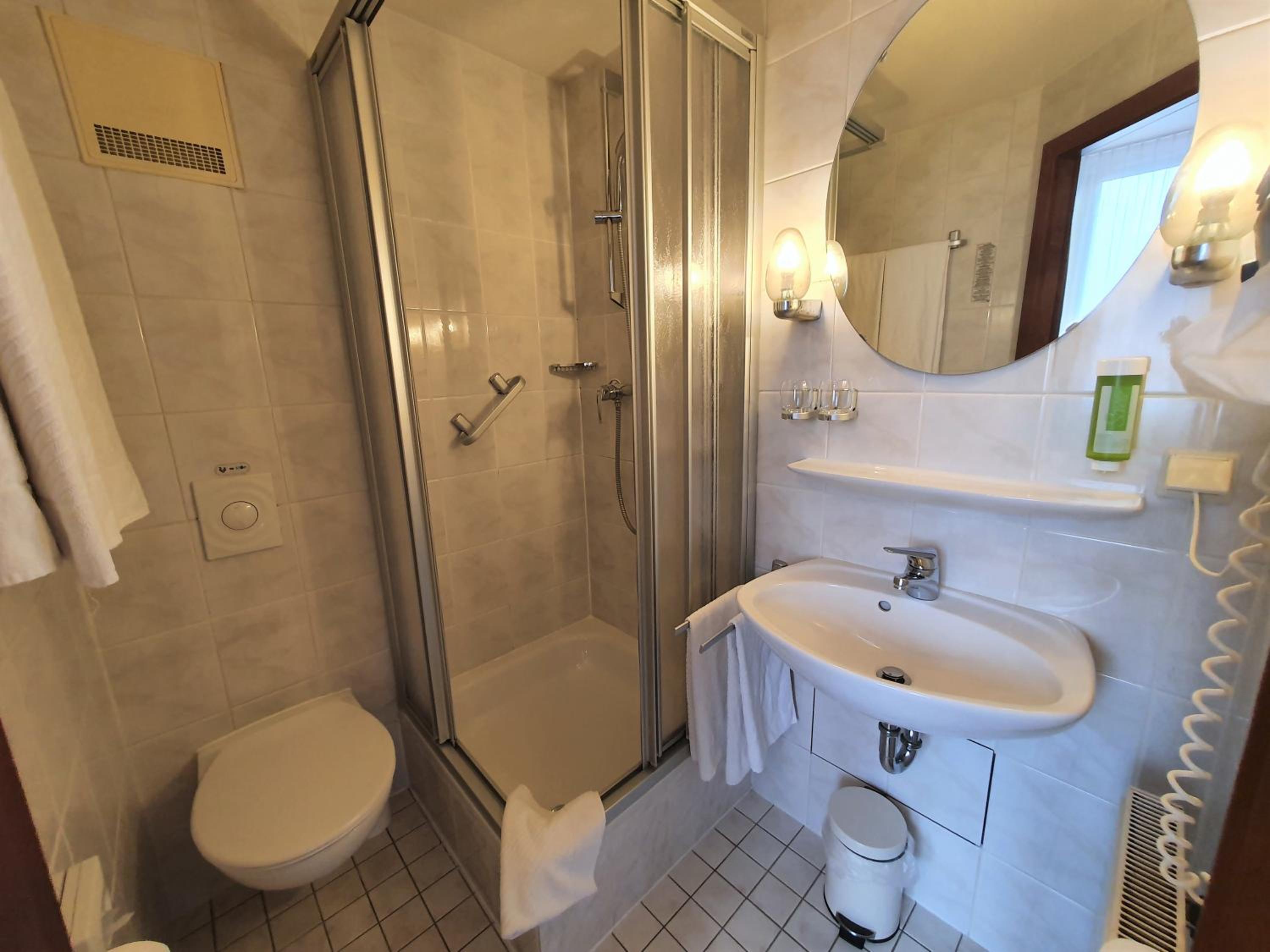 Standard Double Room - Photo 6
