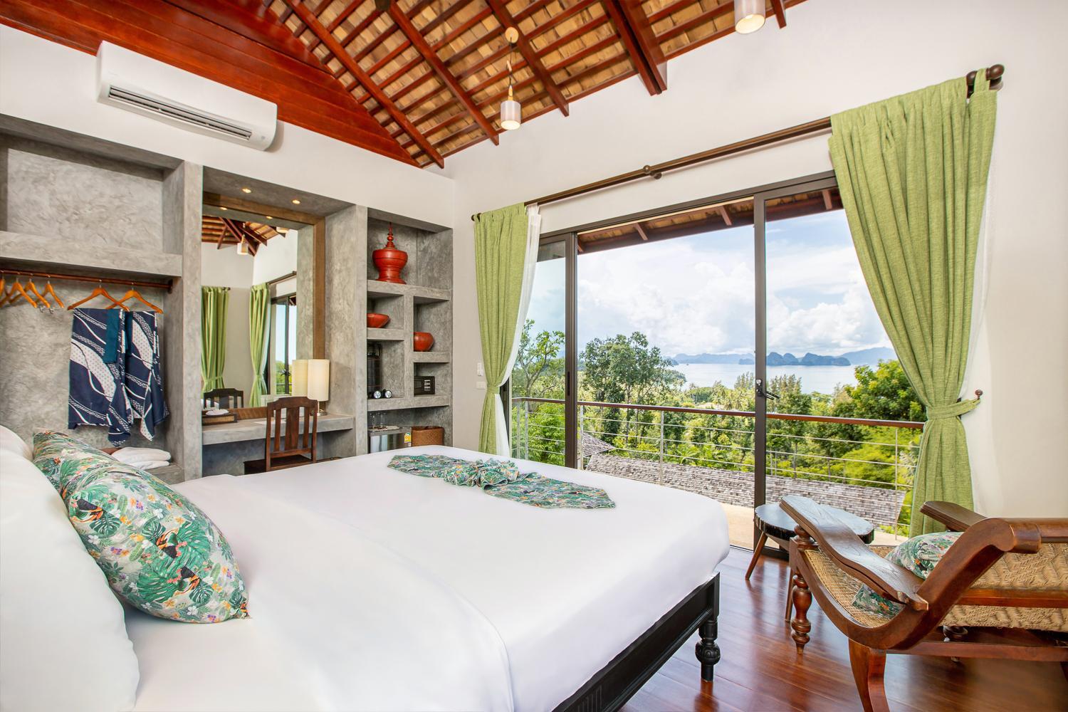 Villa with Sea View - Photo 1
