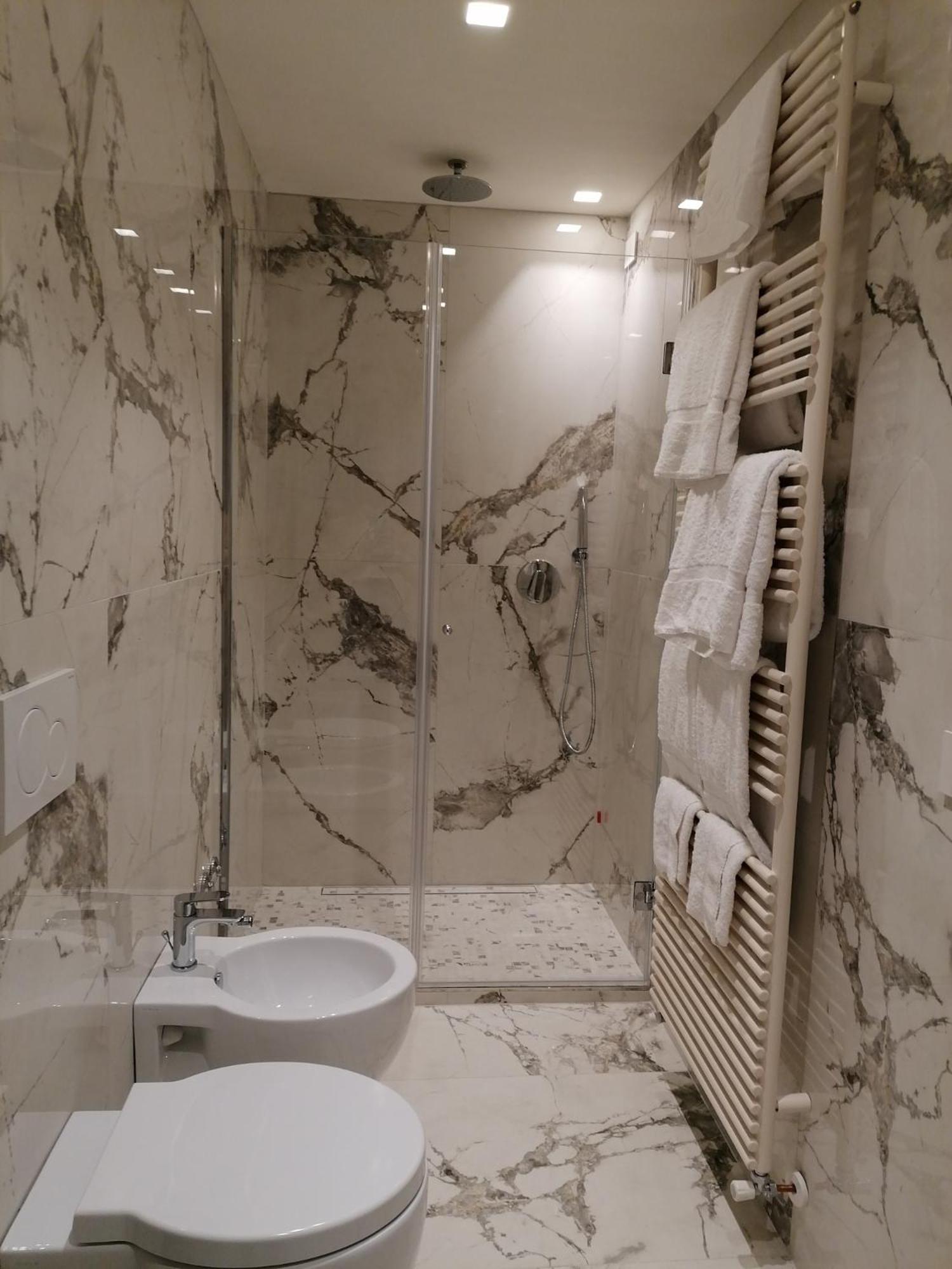 Deluxe Junior Suite - Photo 4